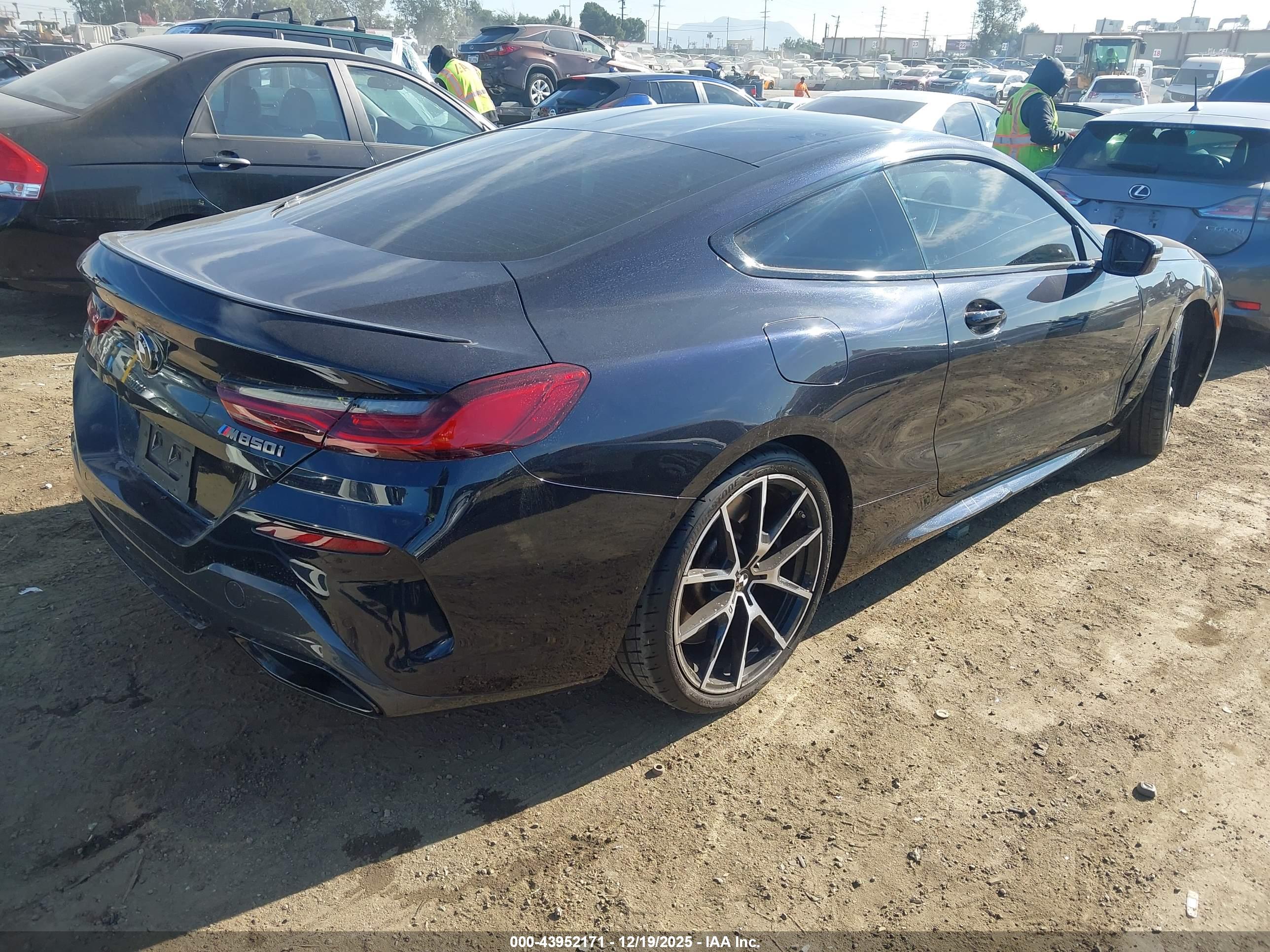 BMW M850I image 4