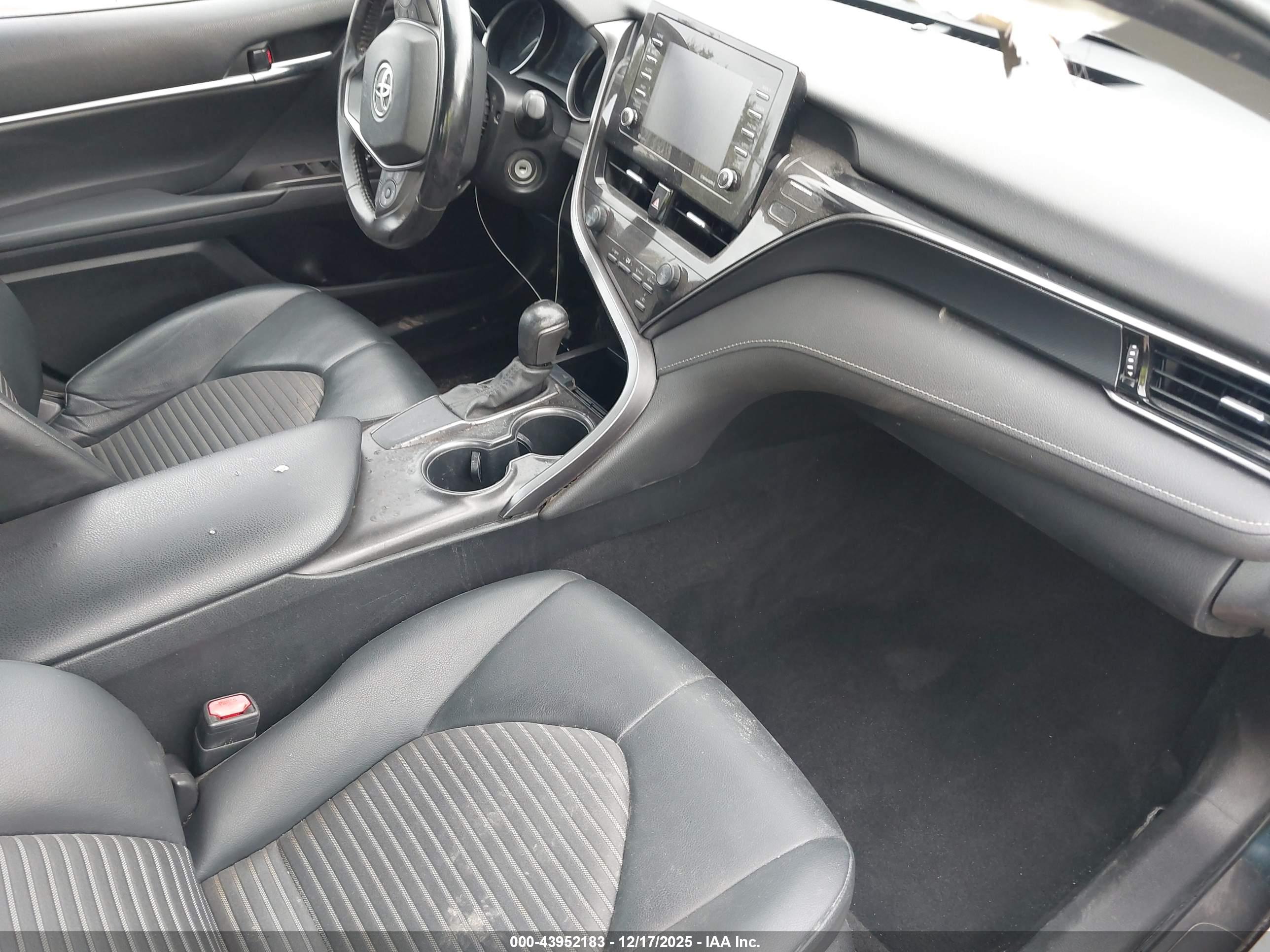 TOYOTA CAMRY image 5