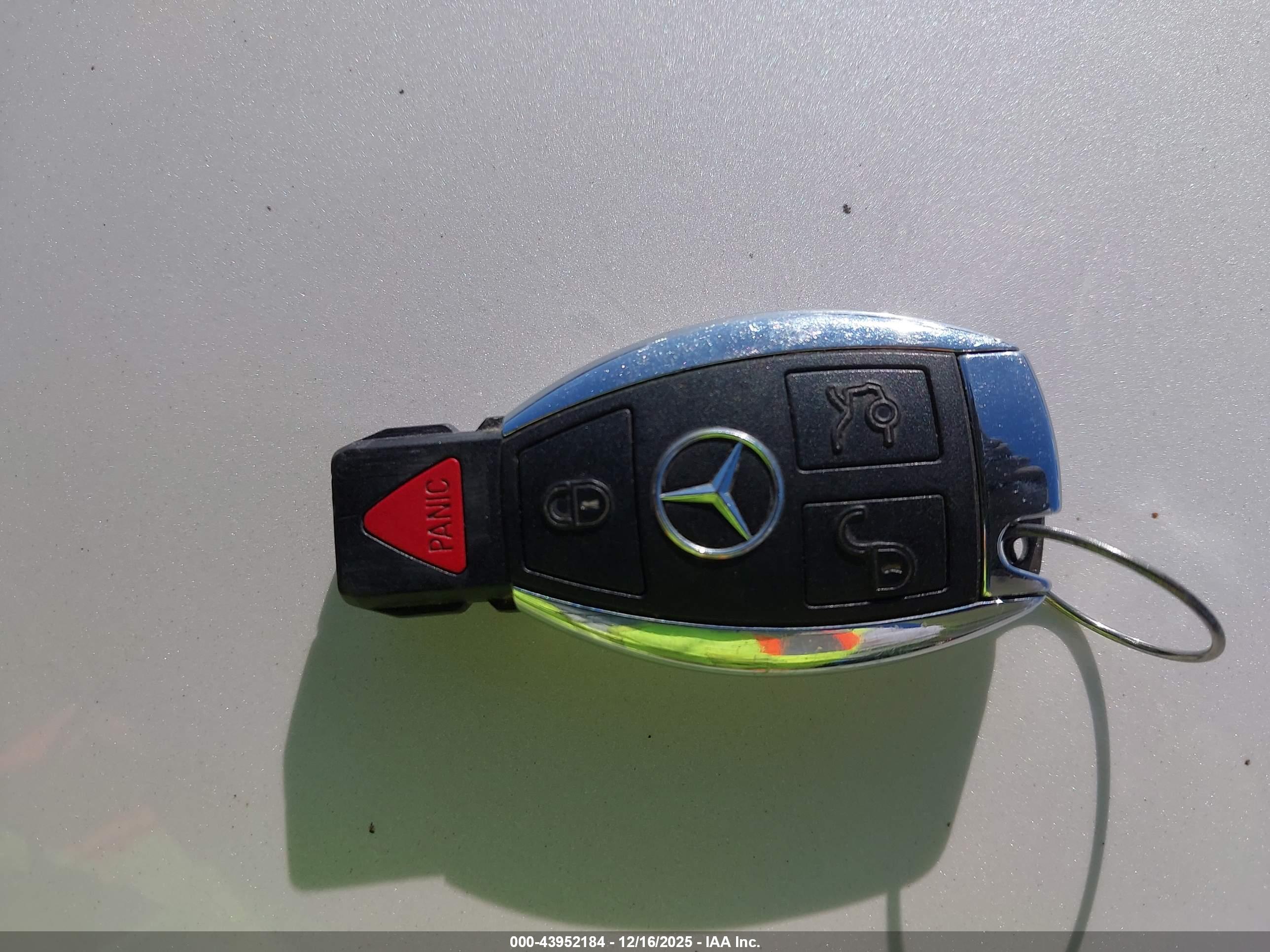 MERCEDES-BENZ E image 11