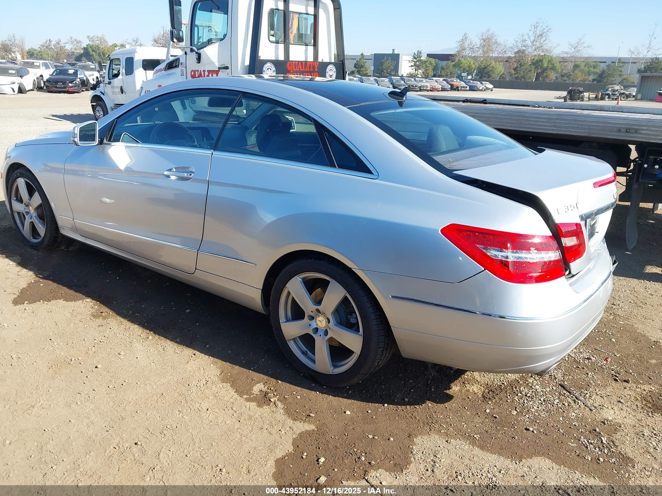 MERCEDES-BENZ E image 3
