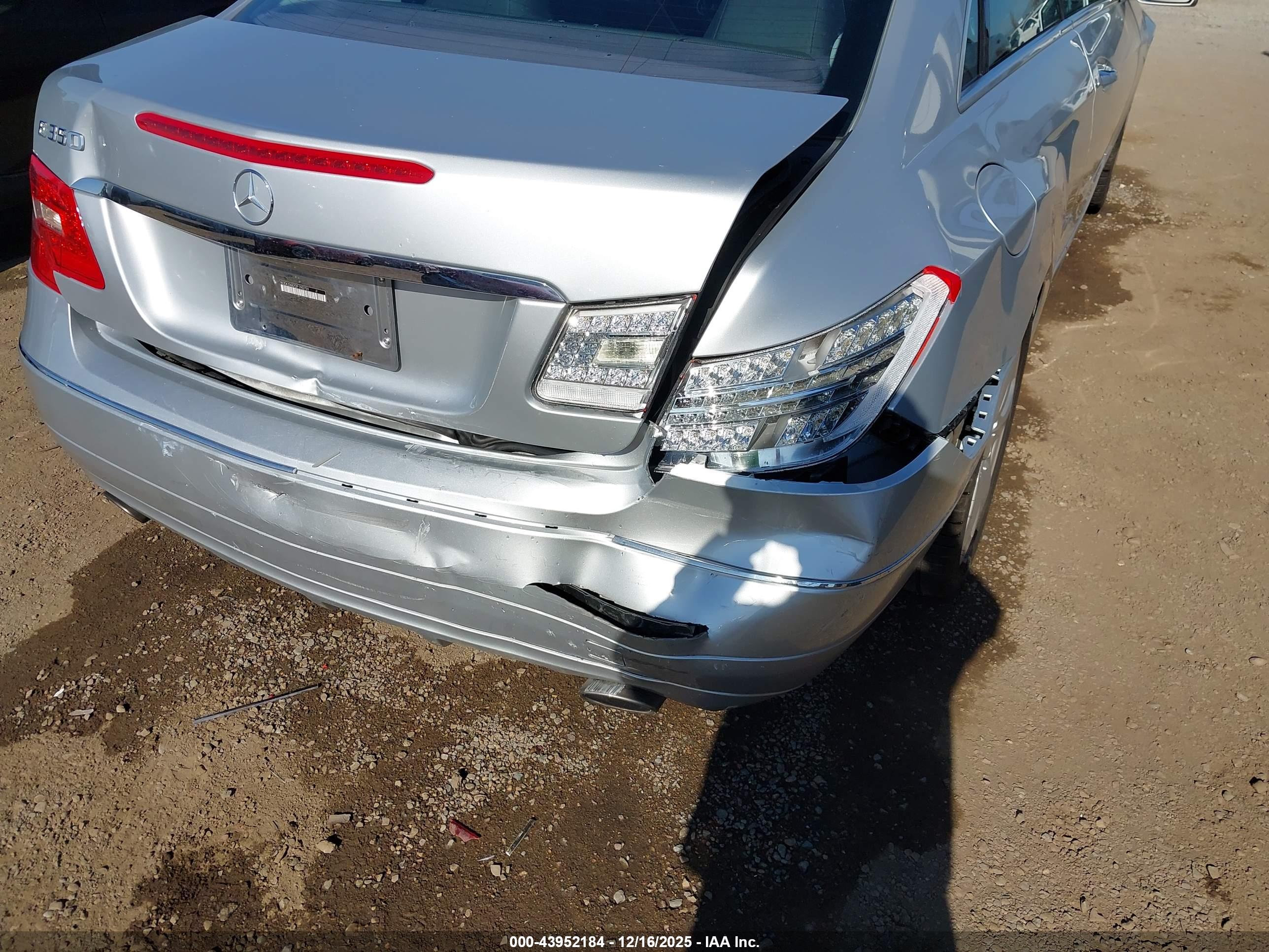 MERCEDES-BENZ E image 6