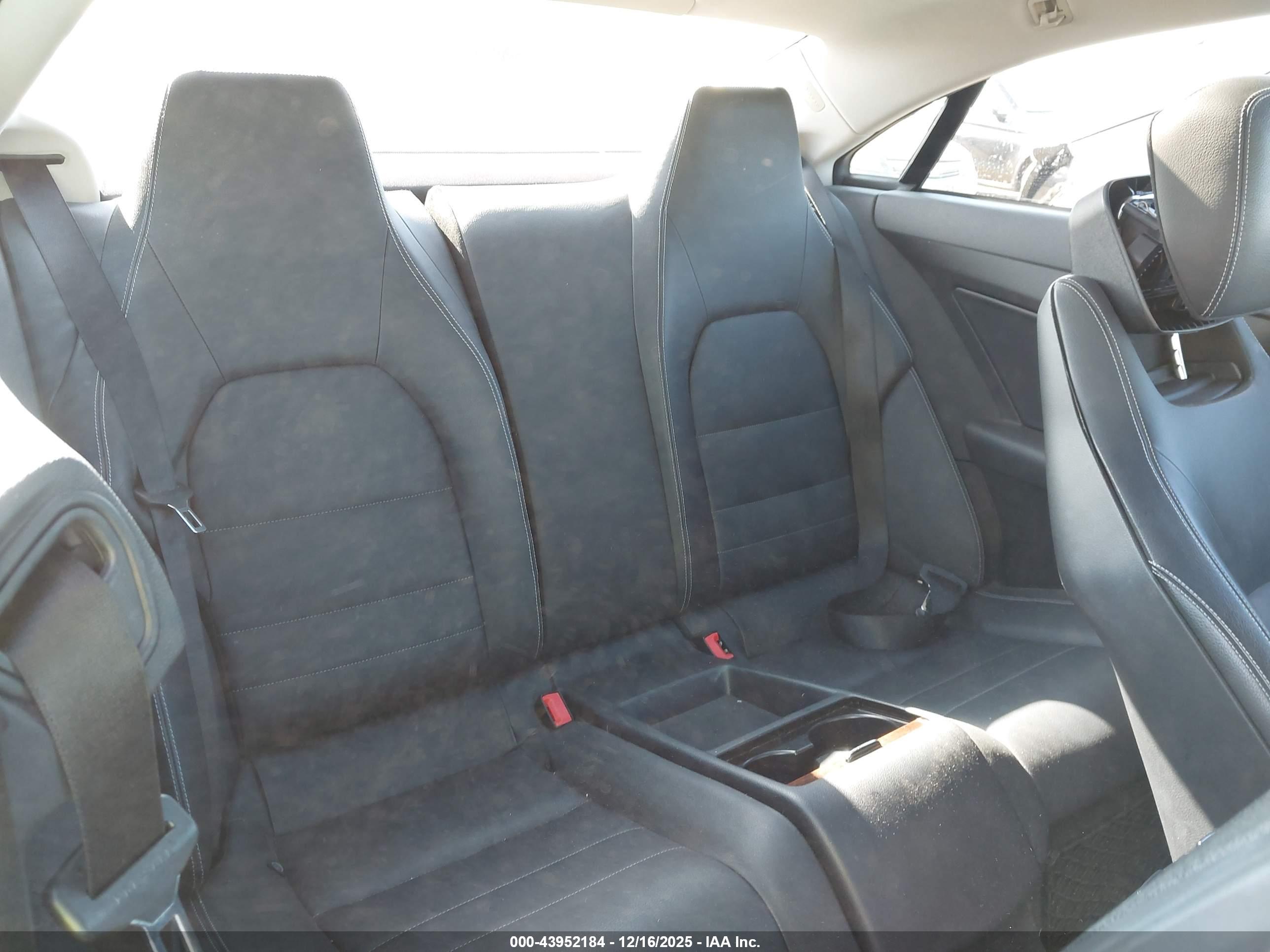 MERCEDES-BENZ E image 8