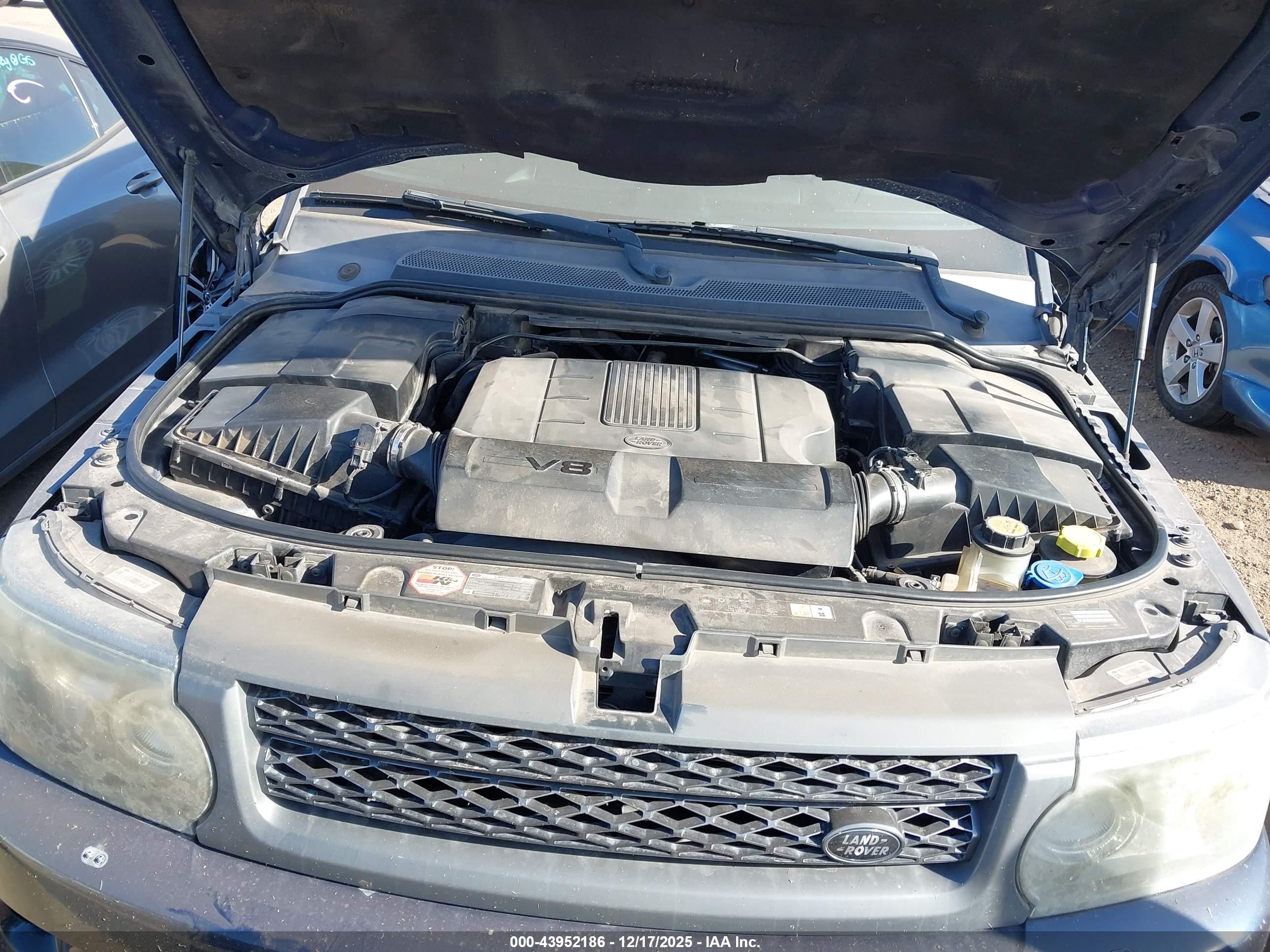 LAND ROVER image 10