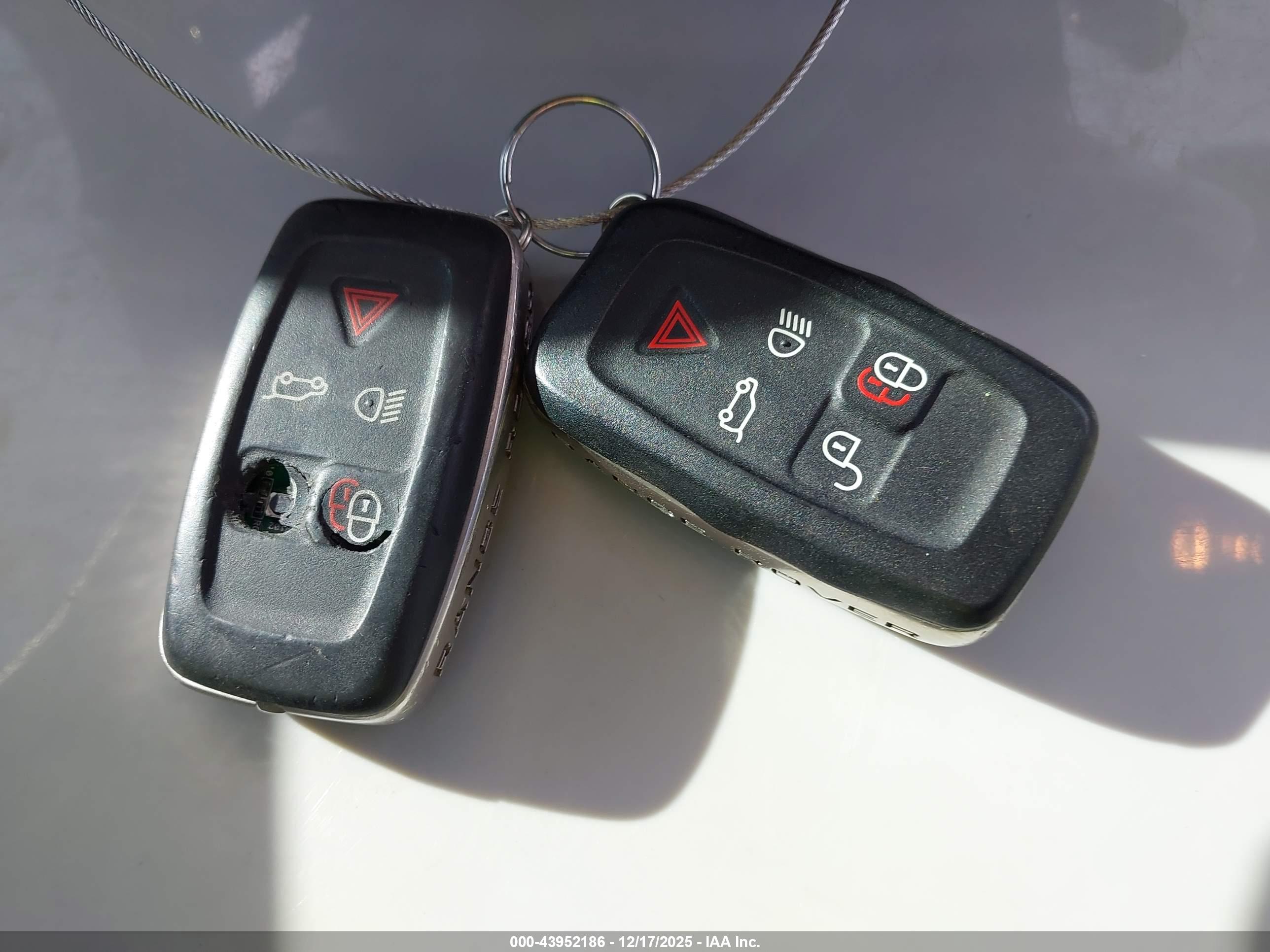 LAND ROVER image 11