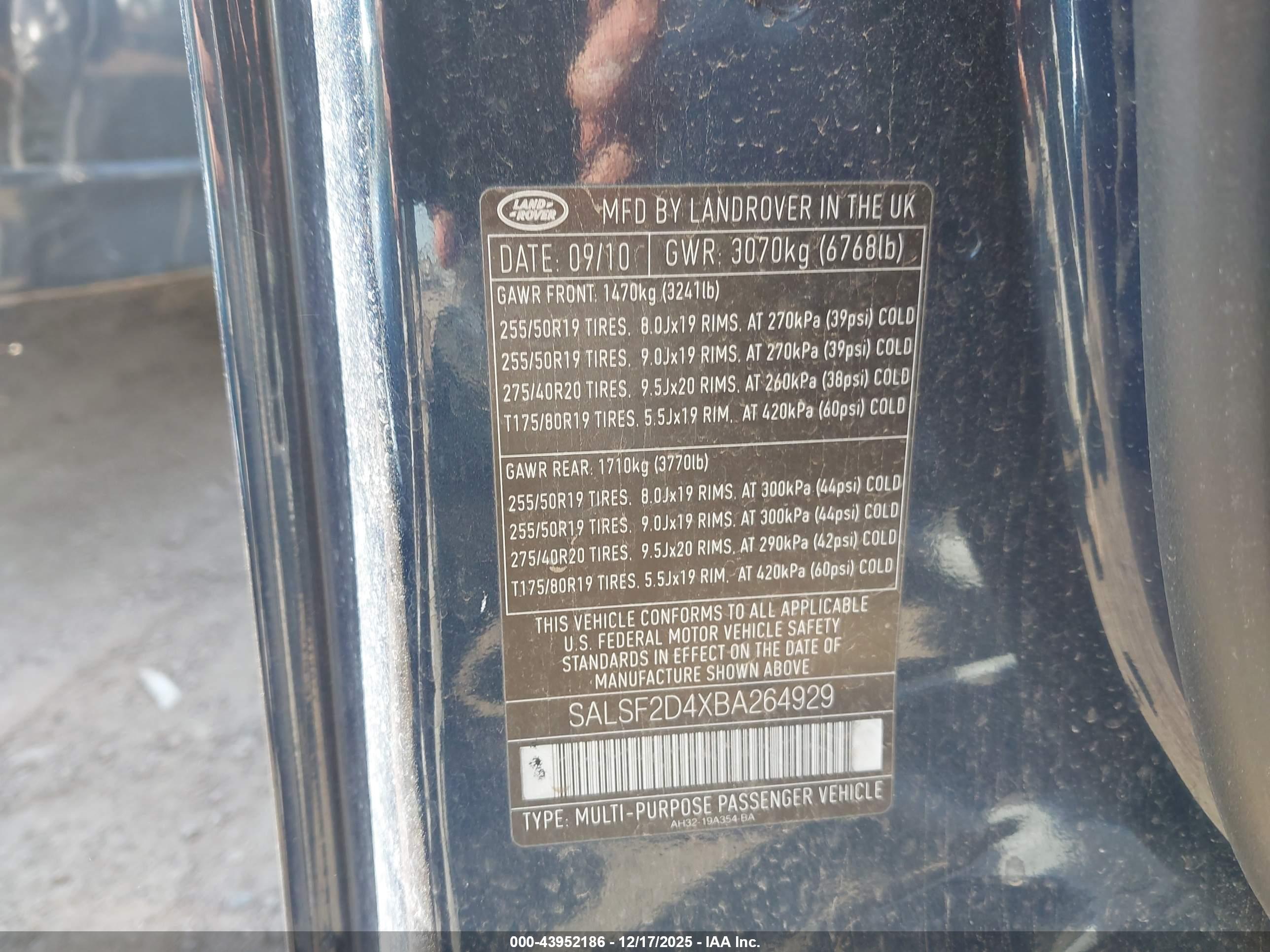 LAND ROVER image 9