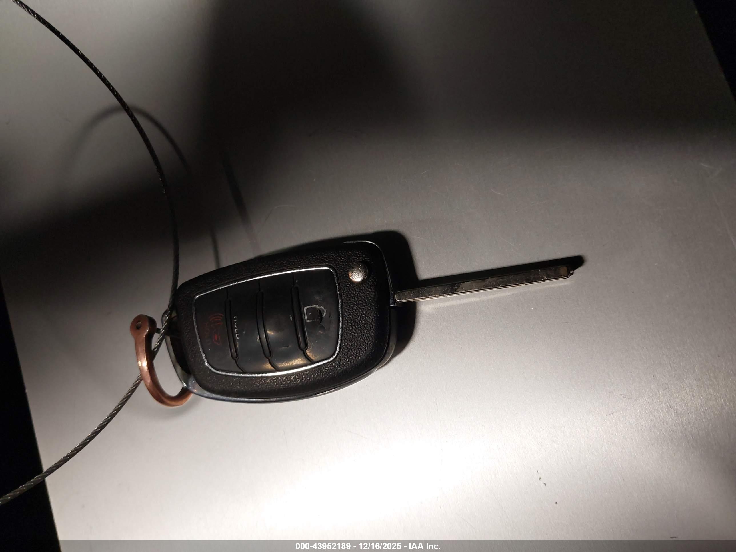 HYUNDAI SANTA image 11