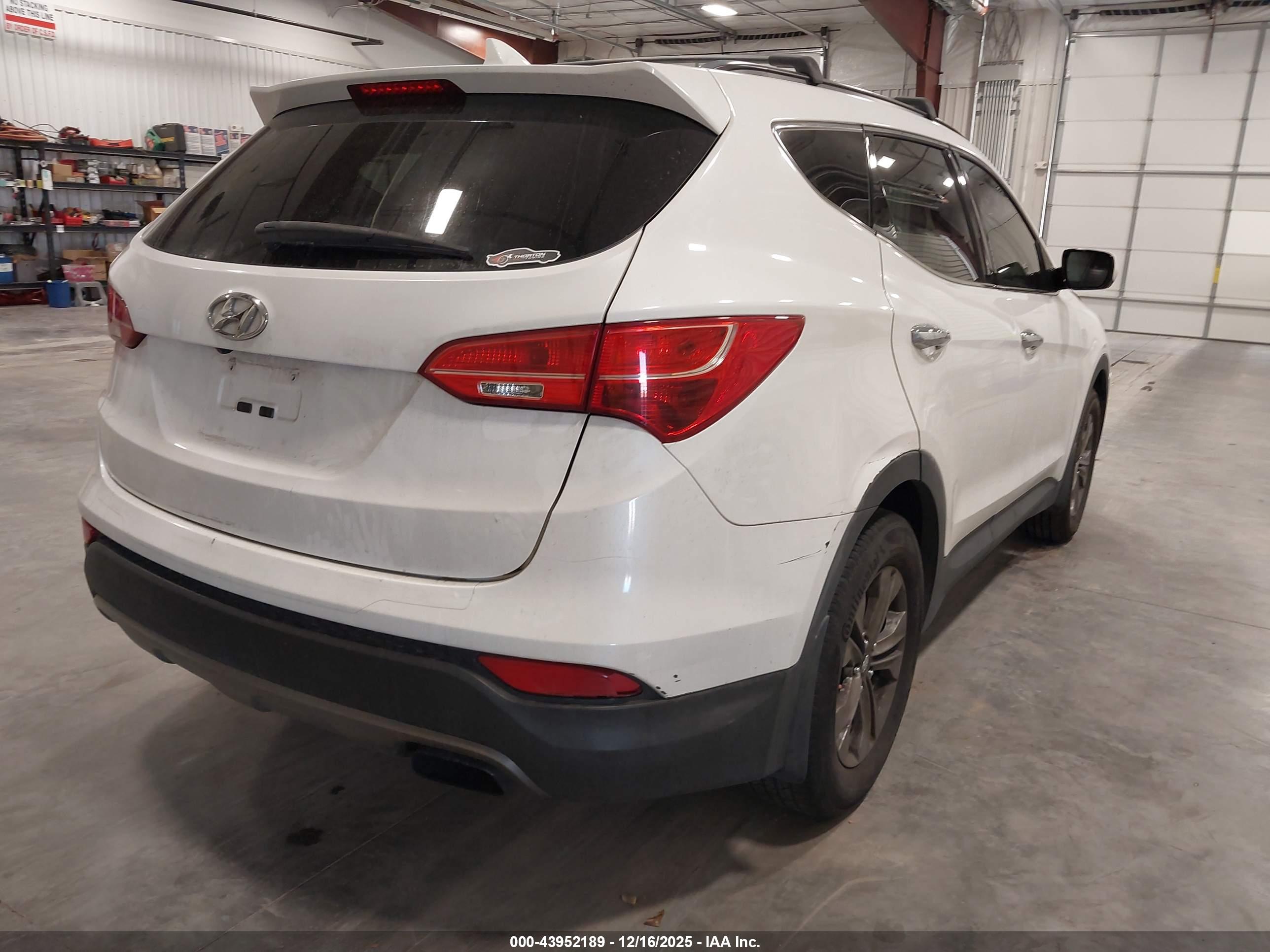 HYUNDAI SANTA image 4
