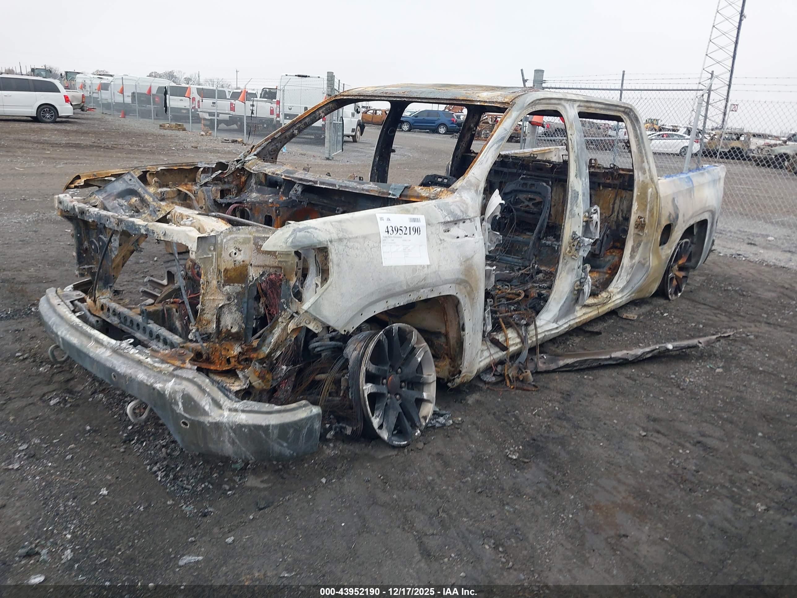 GMC SIERRA image 2