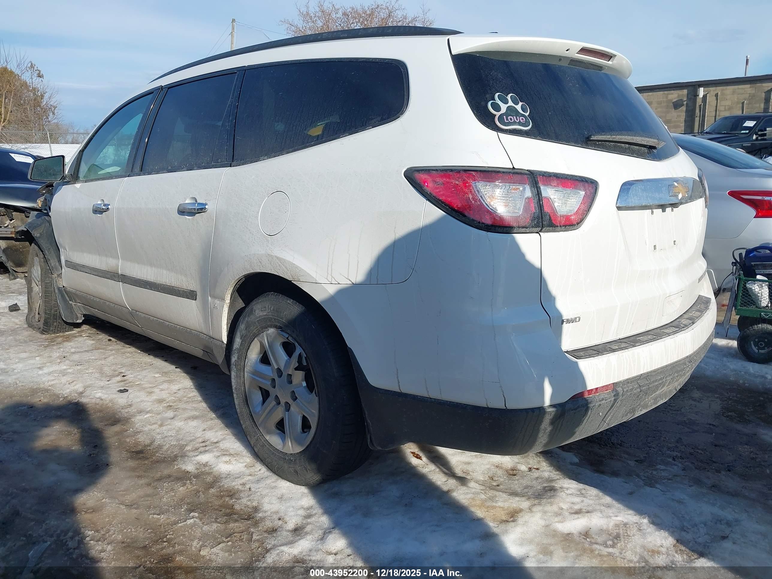 CHEVROLET TRAVERSE image 3