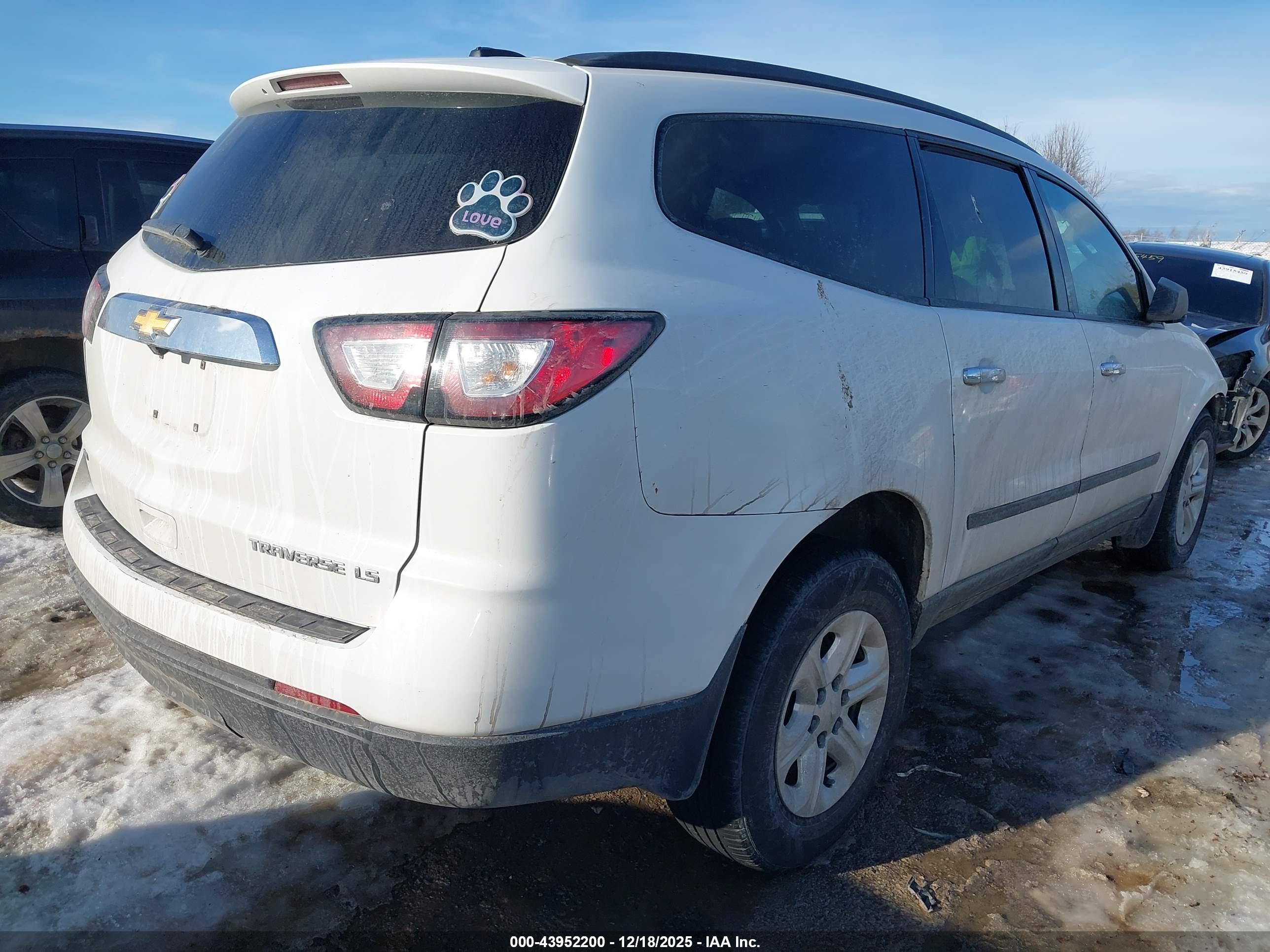 CHEVROLET TRAVERSE image 4