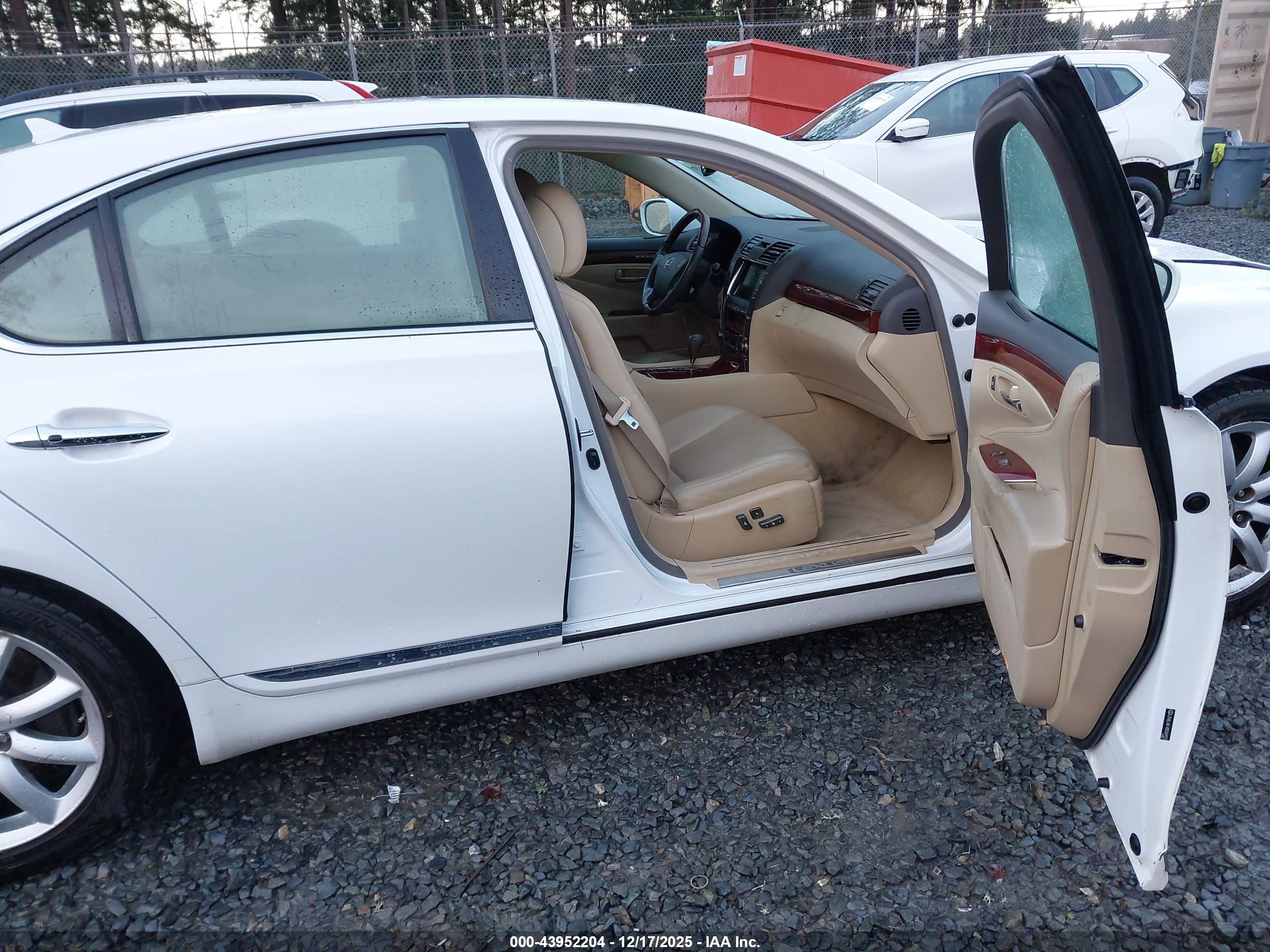 LEXUS LS image 5