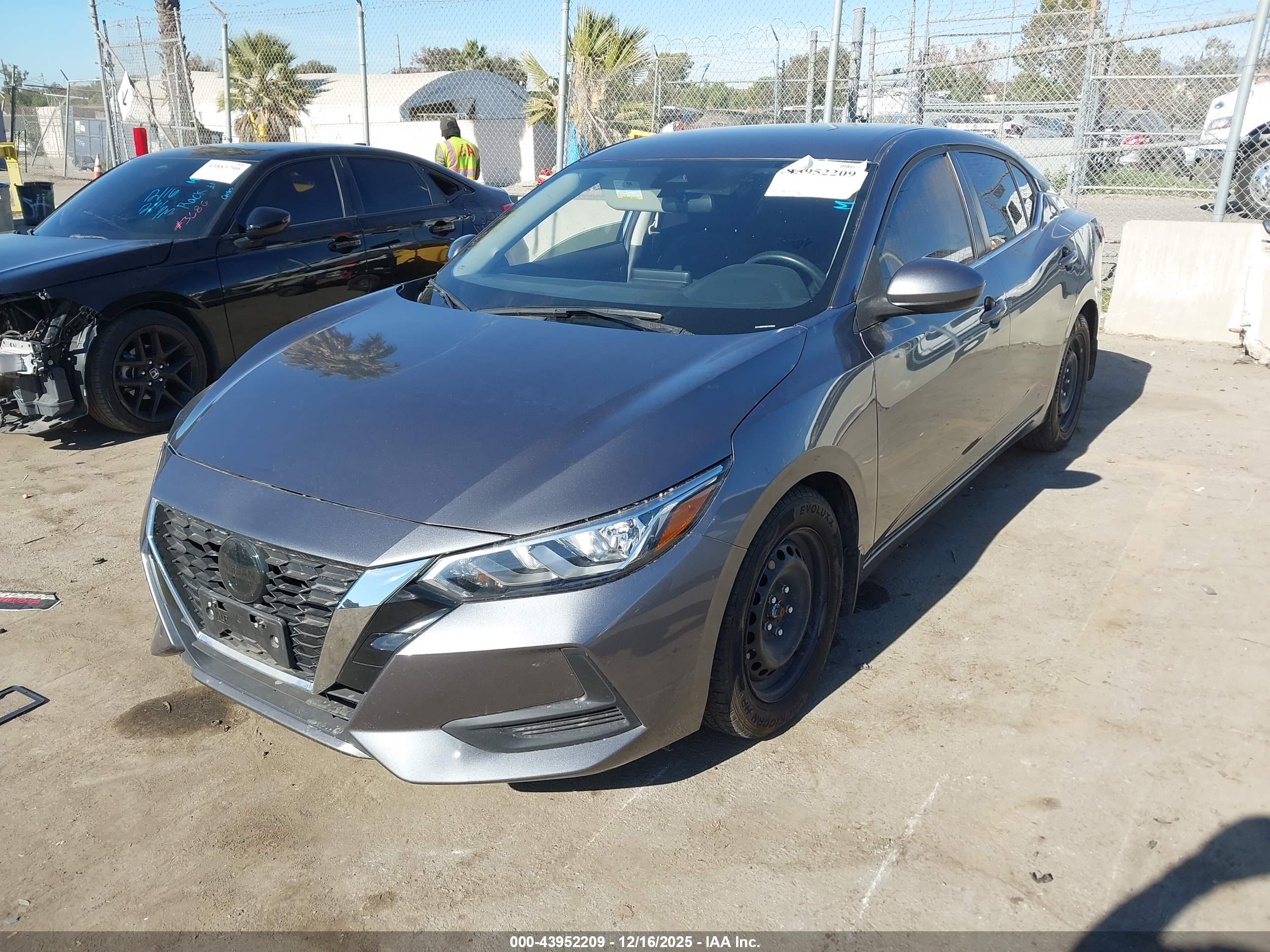 NISSAN SENTRA image 2