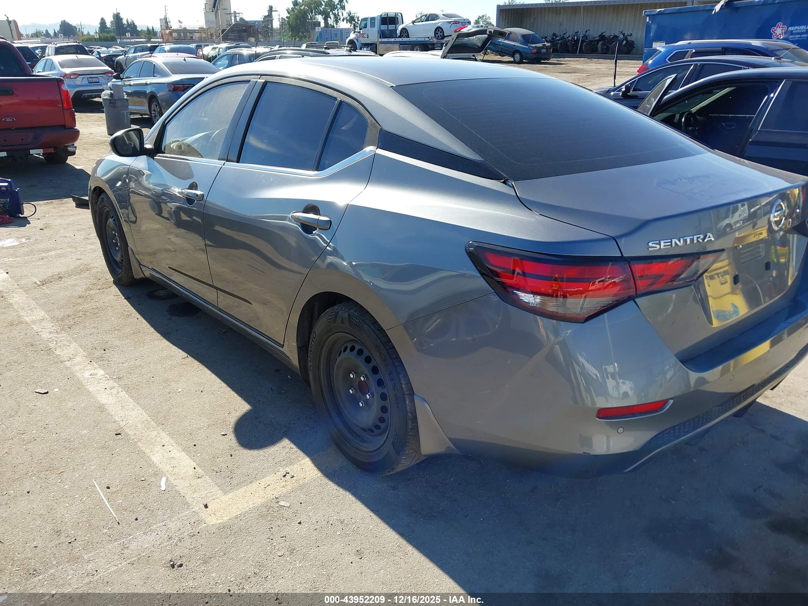 NISSAN SENTRA image 3