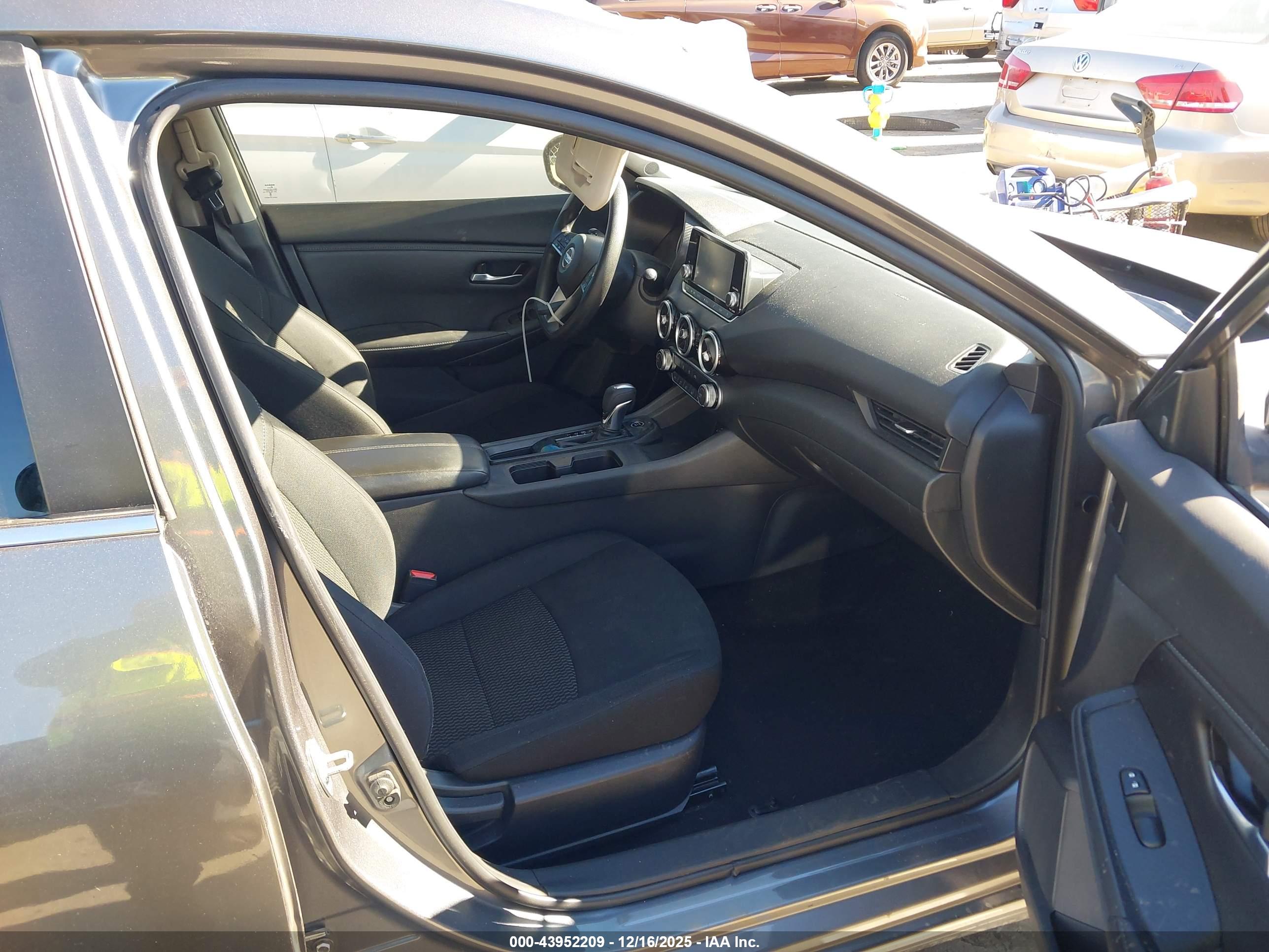 NISSAN SENTRA image 5