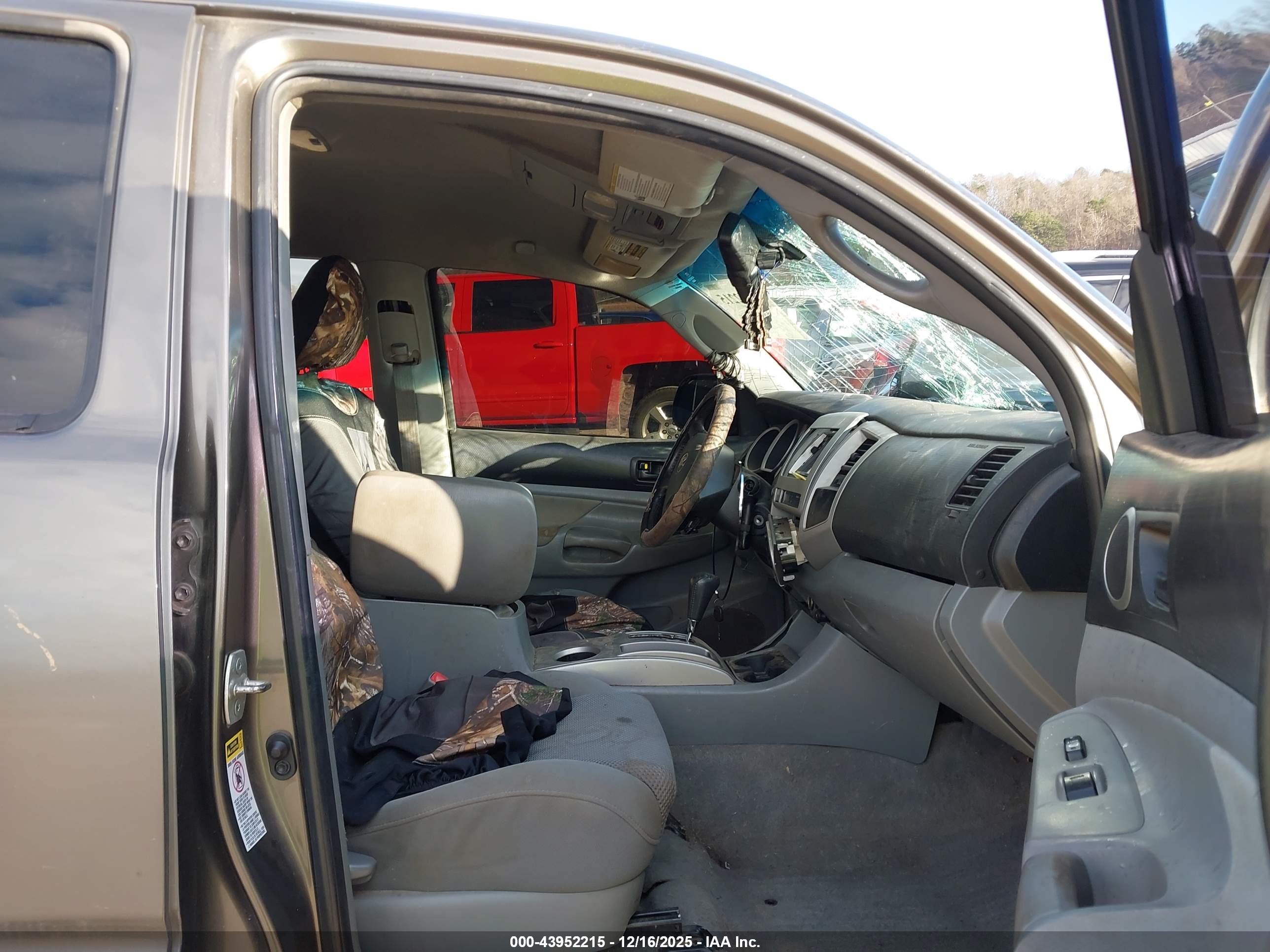 TOYOTA TACOMA image 5