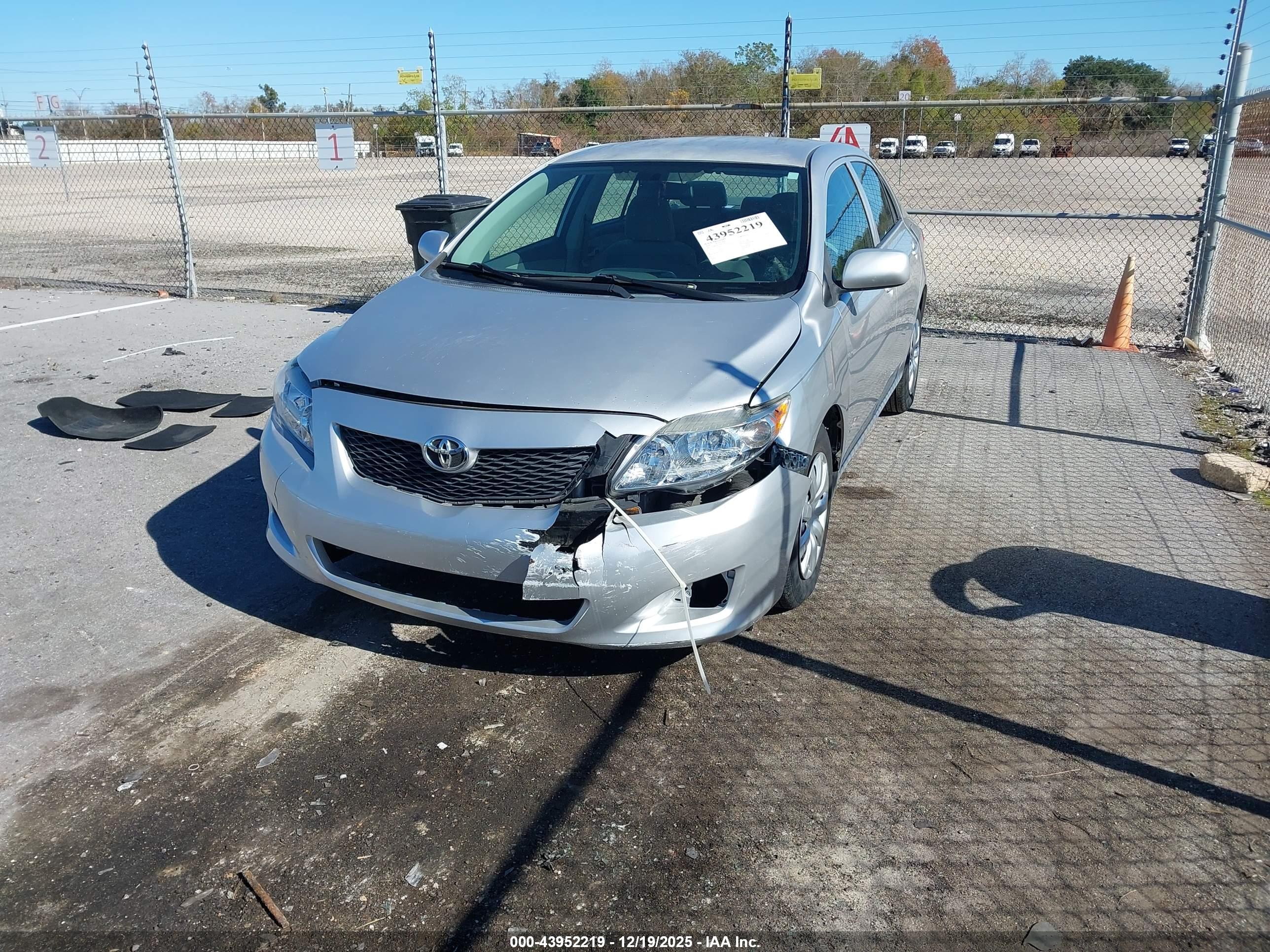 TOYOTA COROLLA image 2