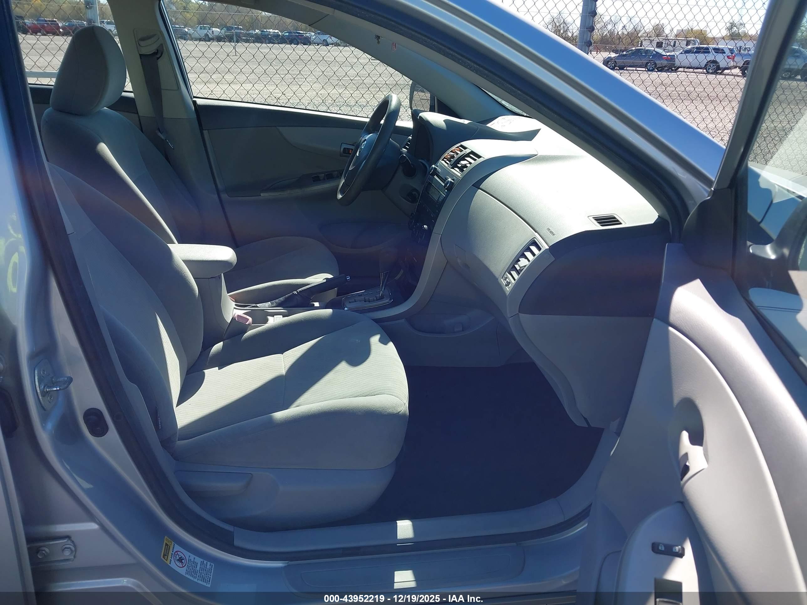 TOYOTA COROLLA image 5