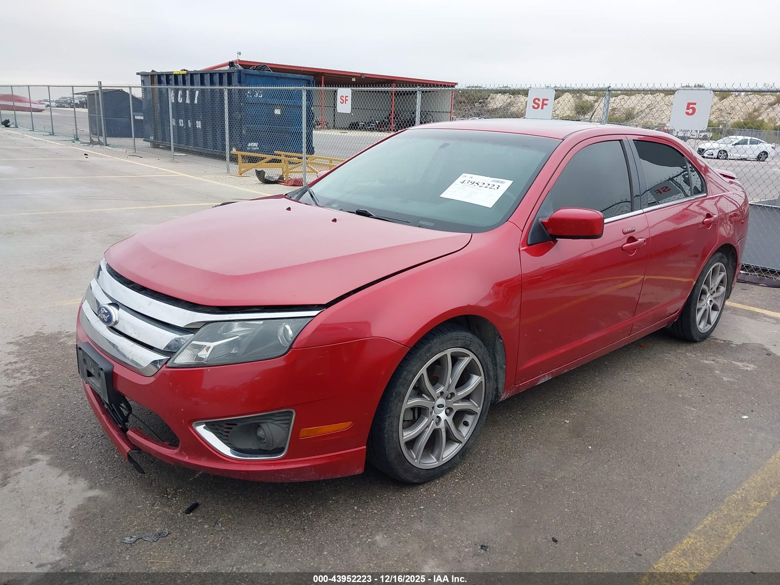 FORD FUSION image 2