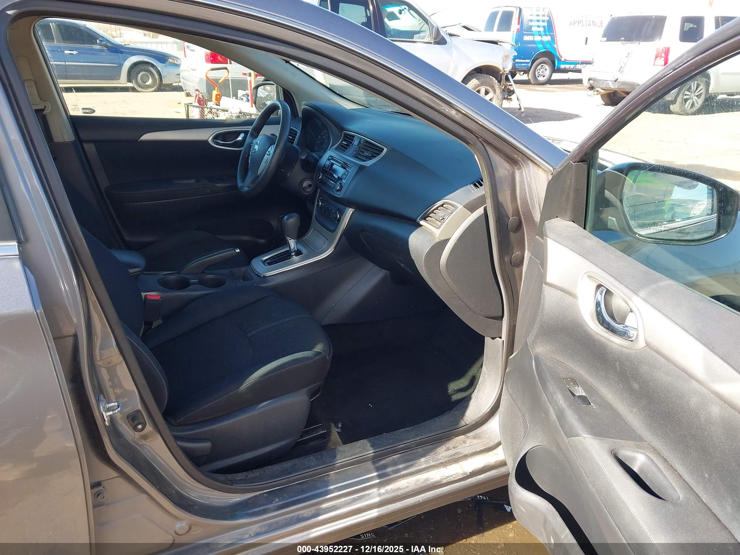NISSAN SENTRA image 5