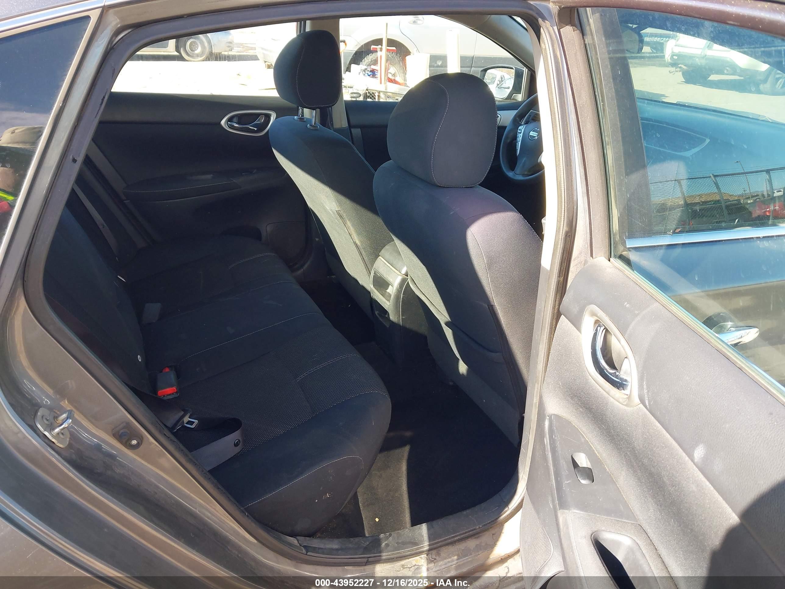 NISSAN SENTRA image 8