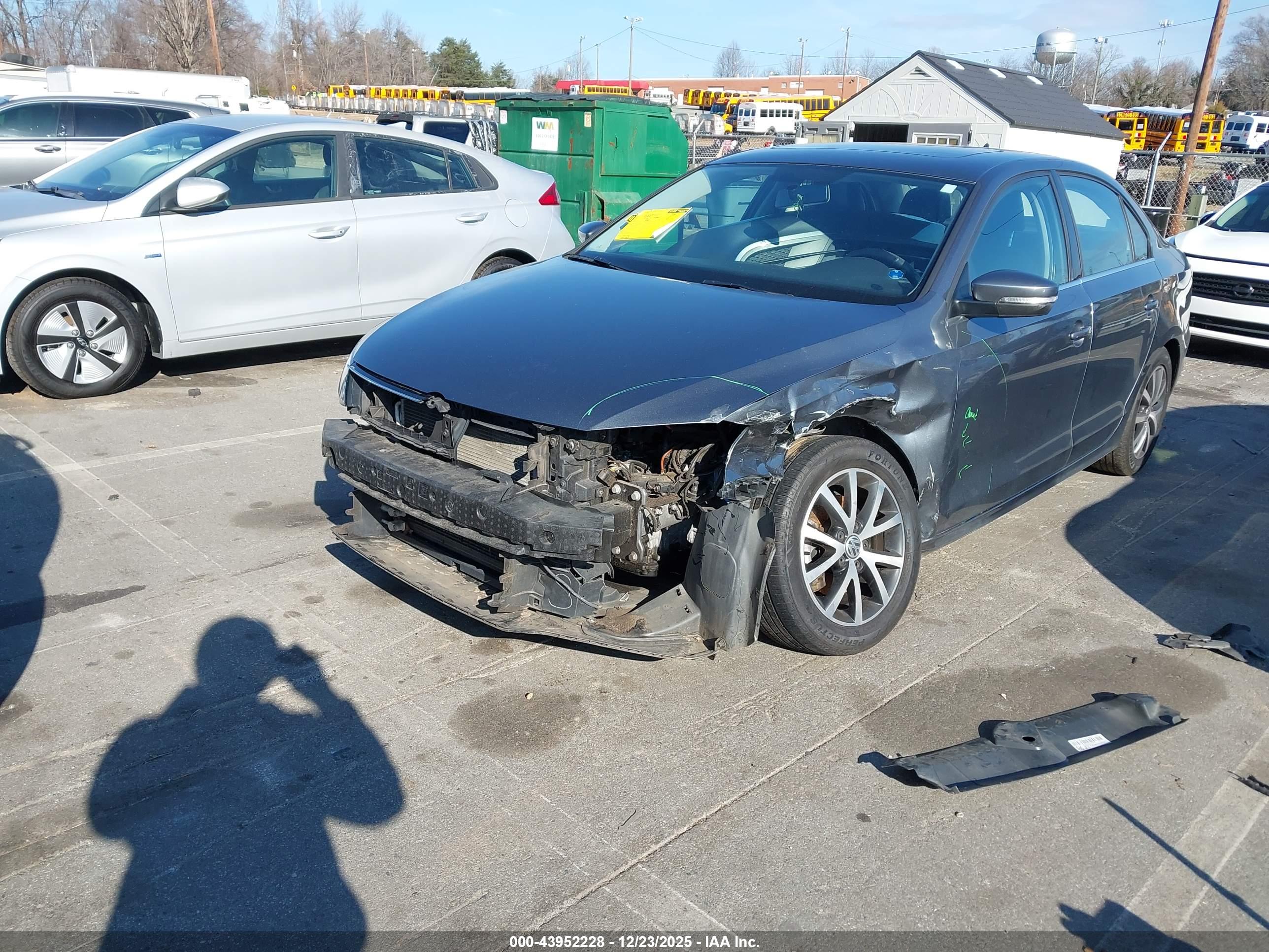 VOLKSWAGEN JETTA image 2