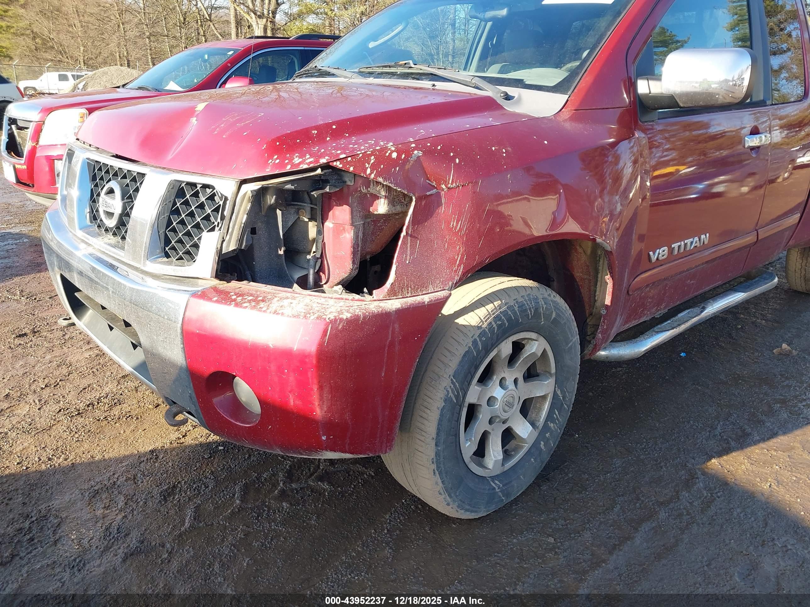 NISSAN TITAN image 6