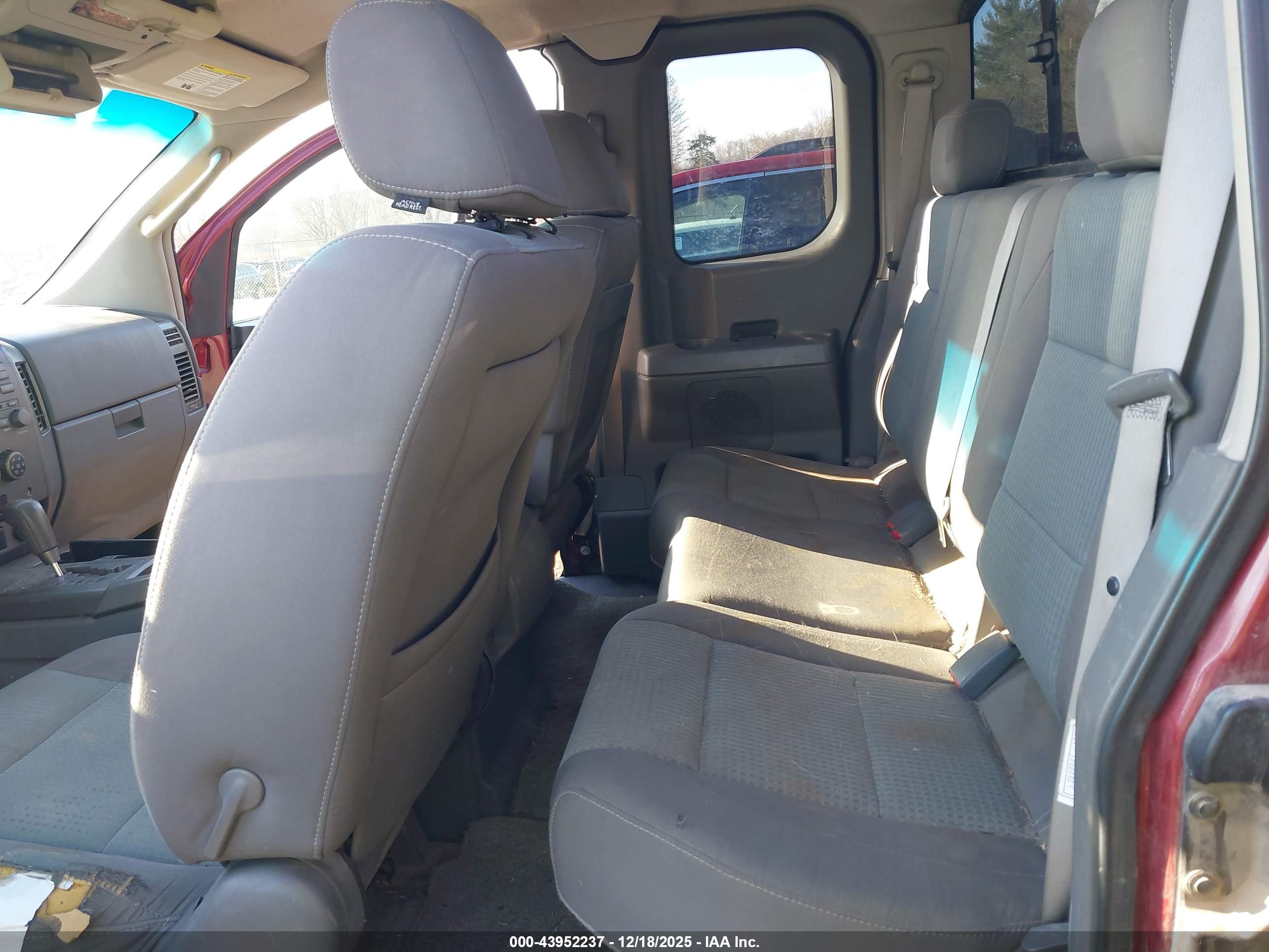 NISSAN TITAN image 8