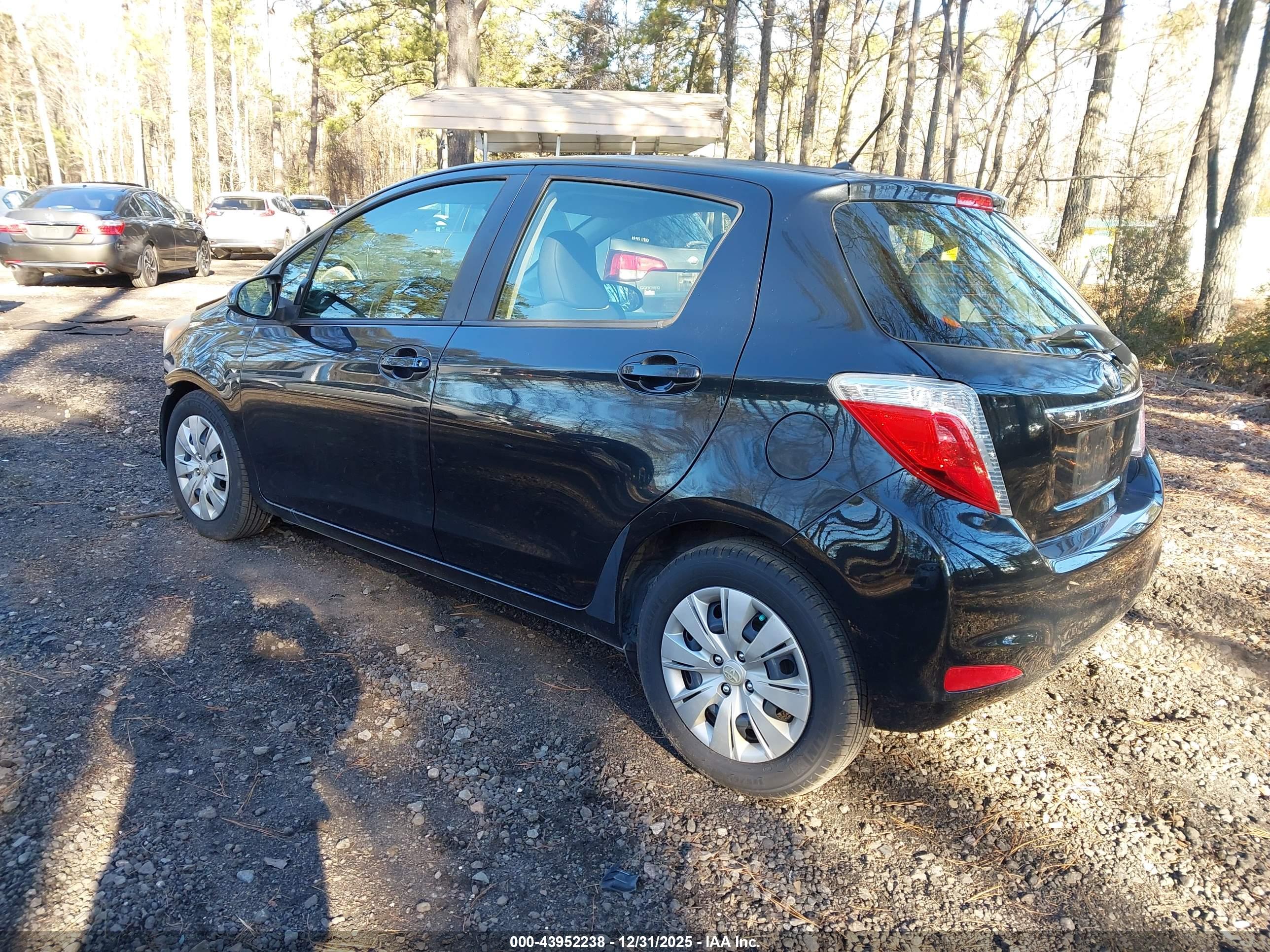 TOYOTA YARIS image 3