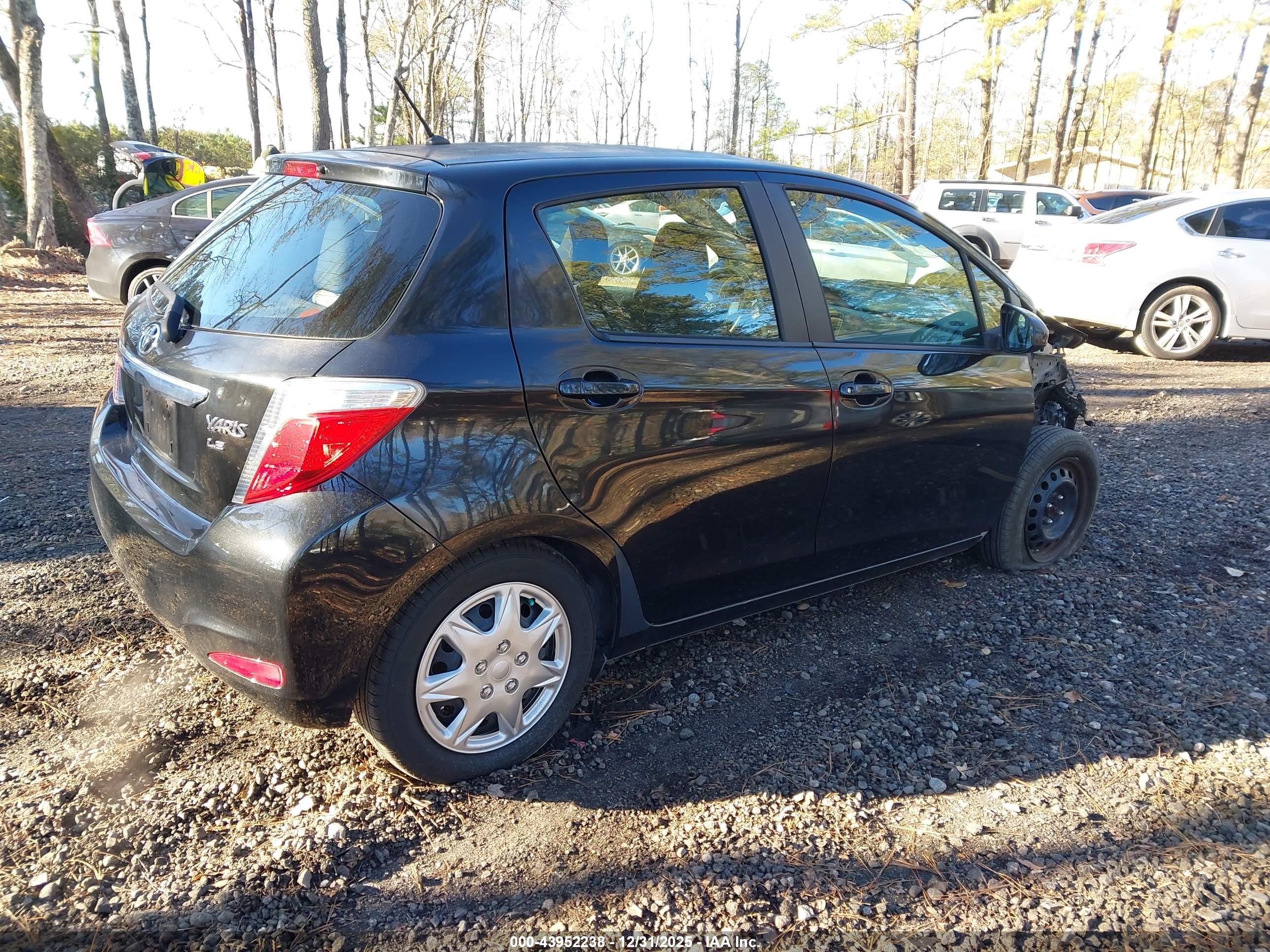 TOYOTA YARIS image 4