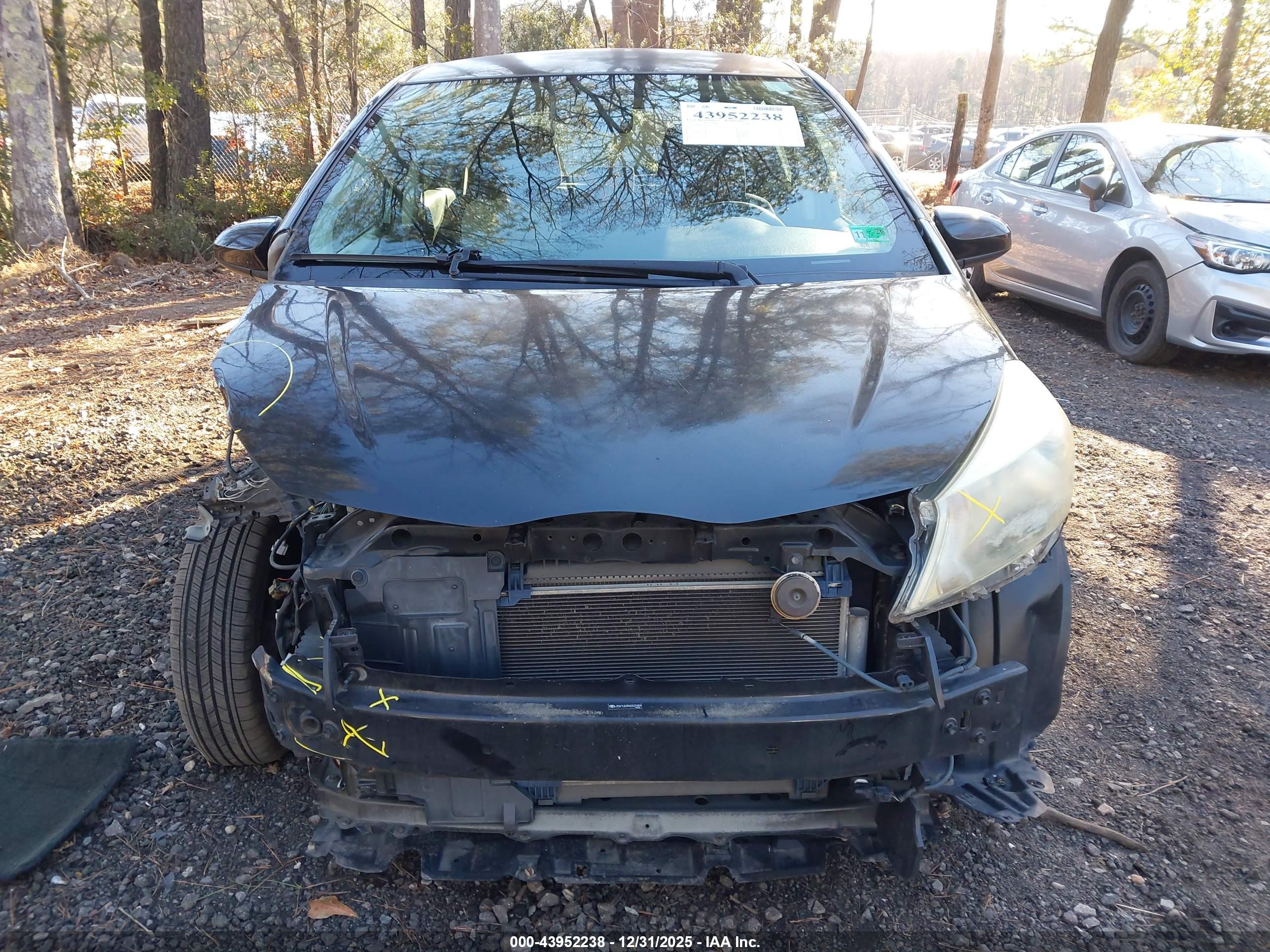 TOYOTA YARIS image 6