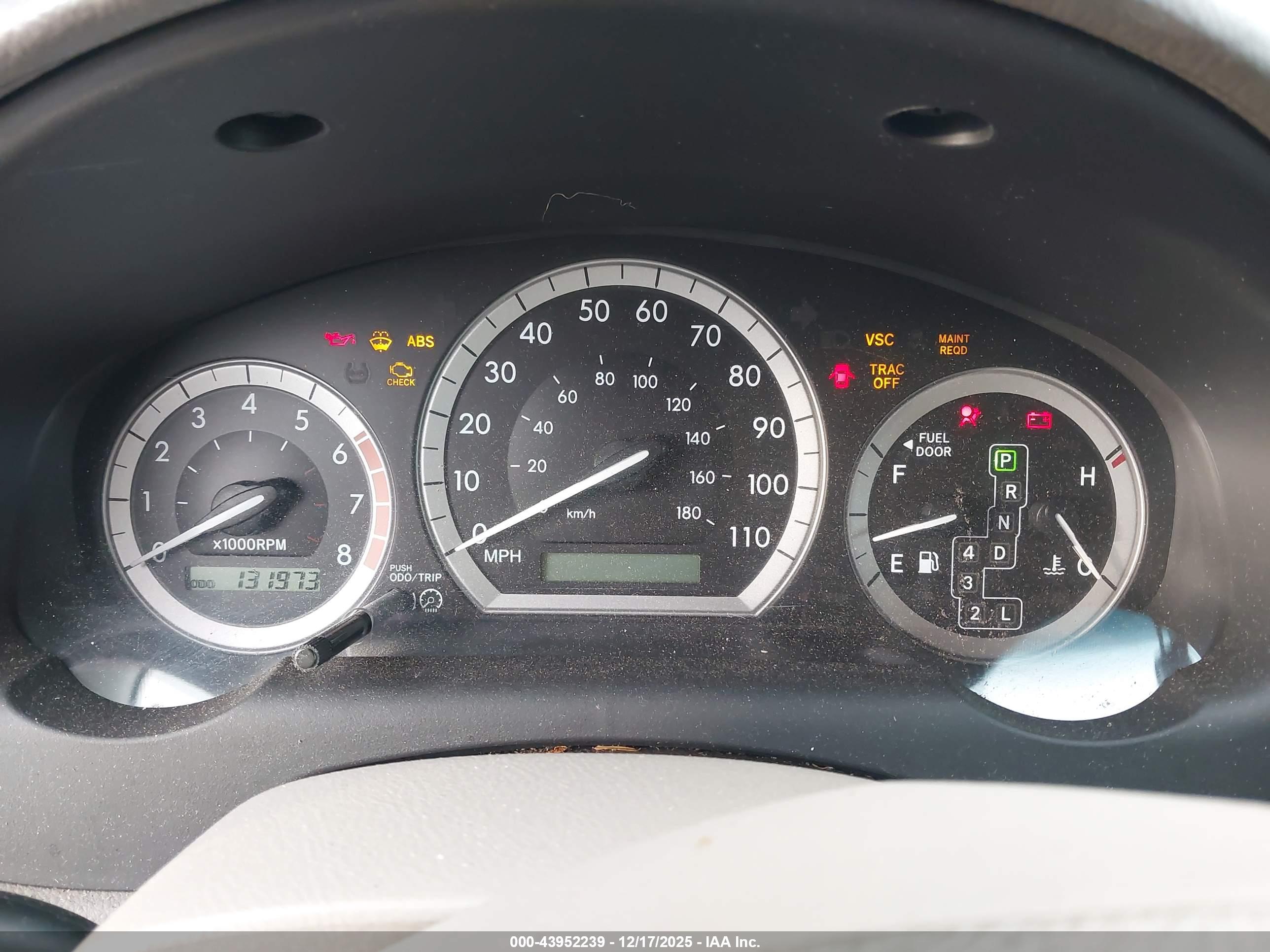 TOYOTA SIENNA image 7