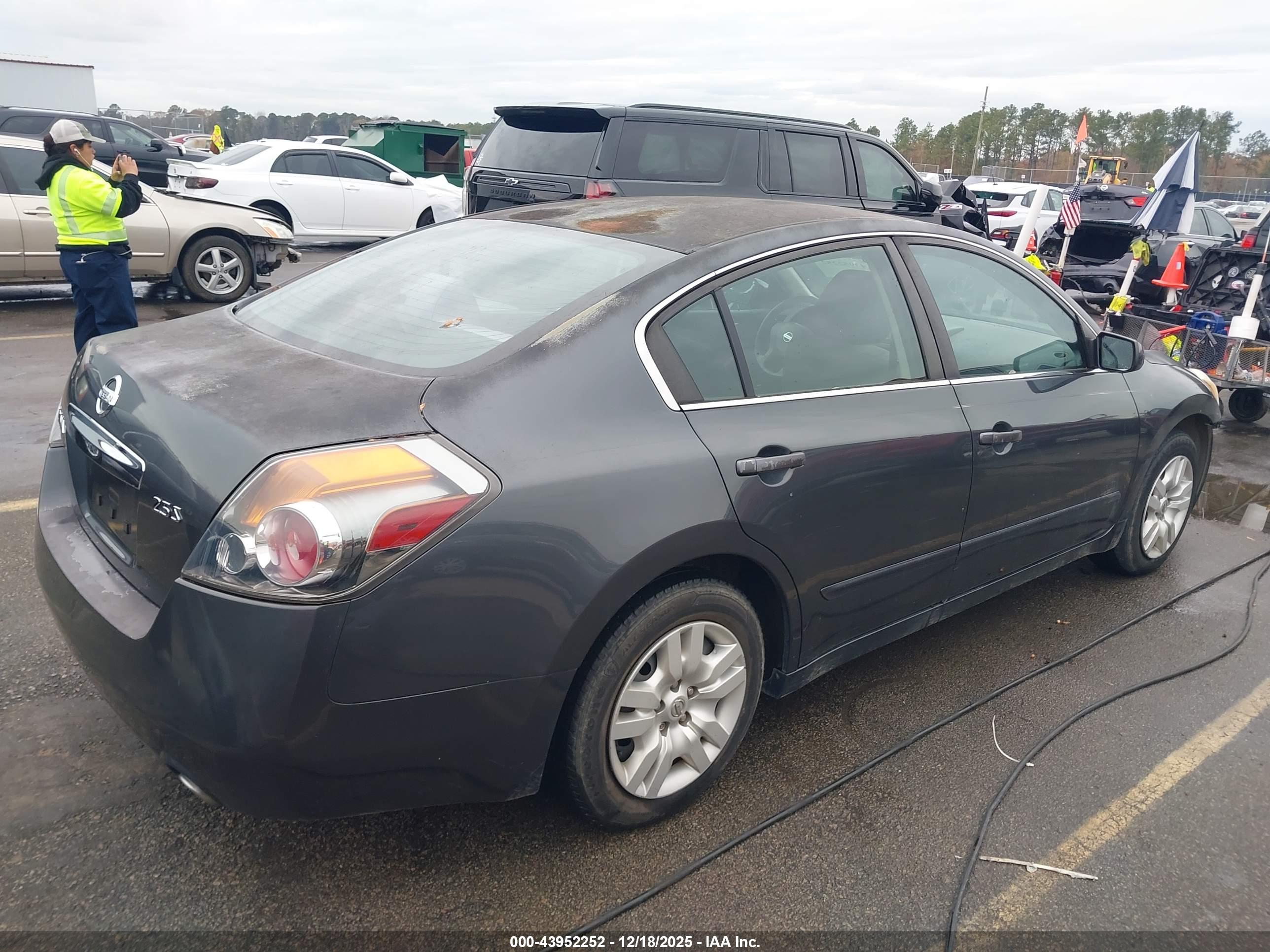 NISSAN ALTIMA image 4