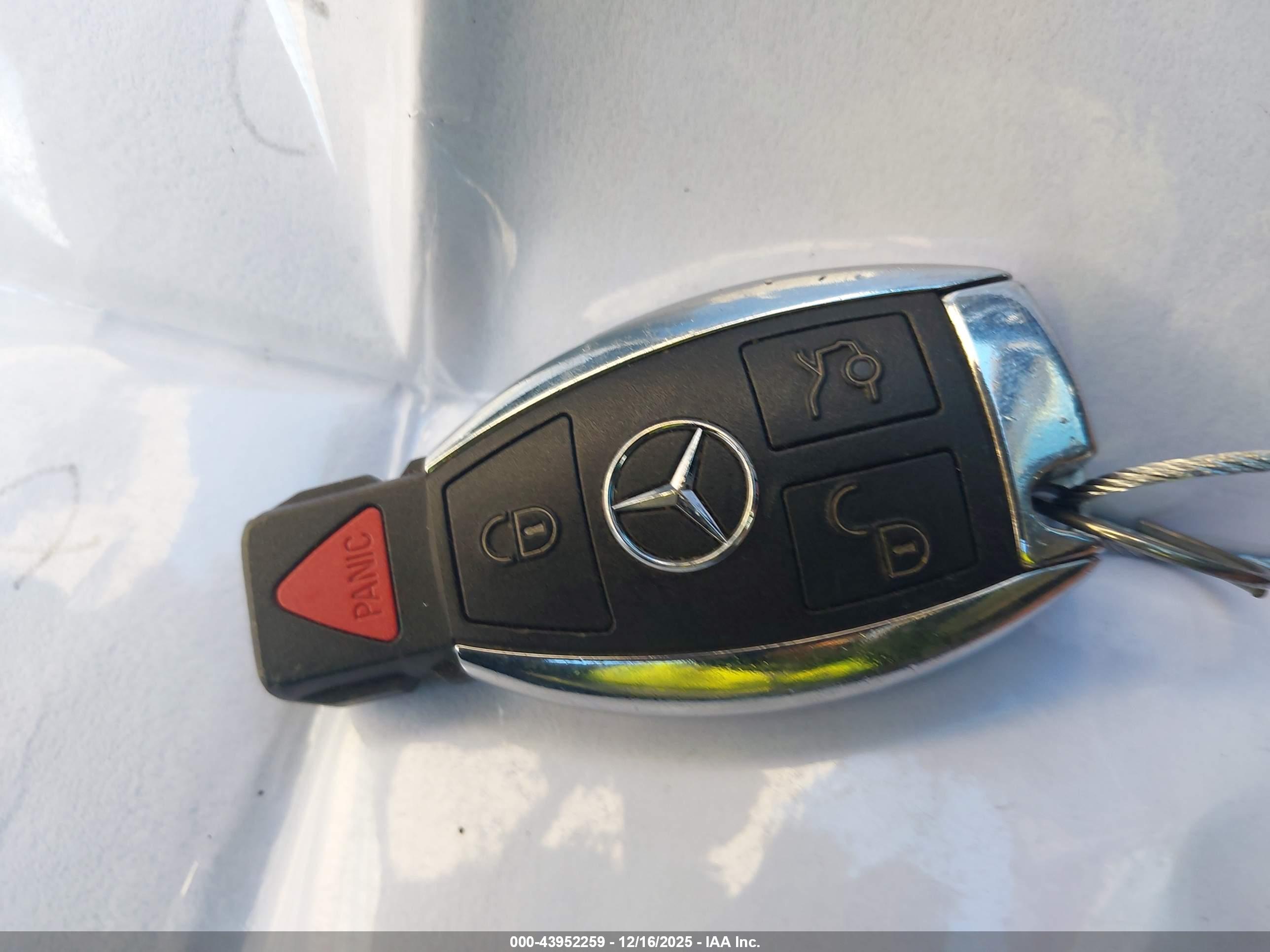 MERCEDES-BENZ C image 11