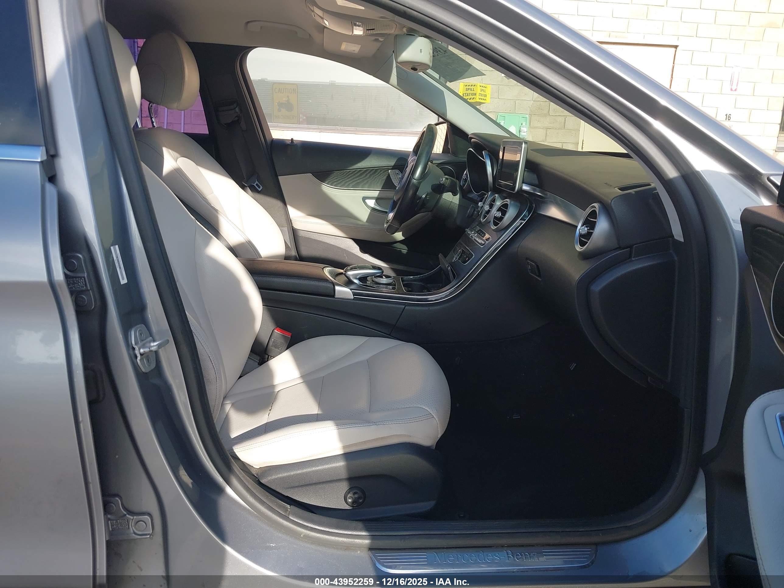 MERCEDES-BENZ C image 5