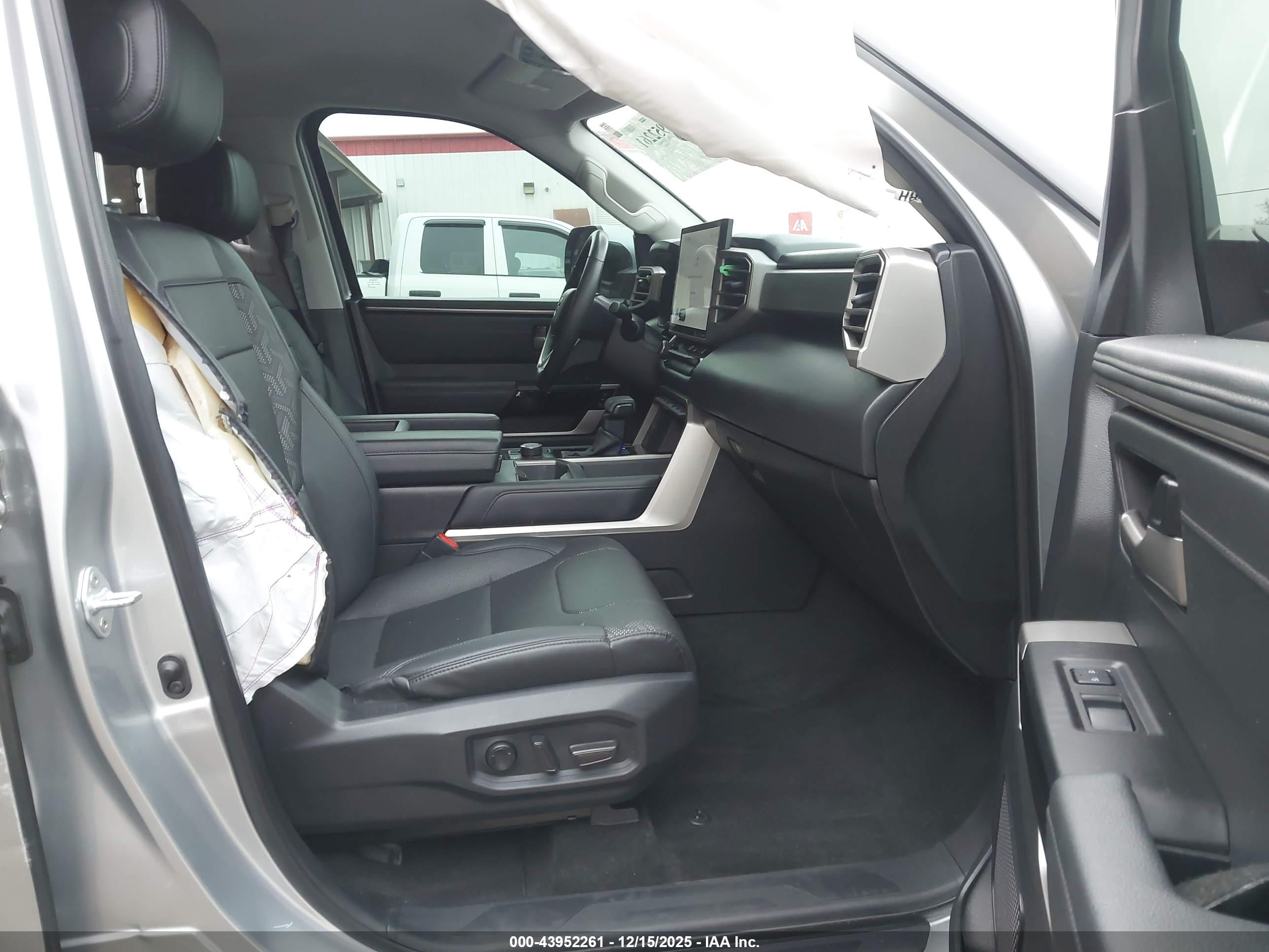 TOYOTA TUNDRA image 5