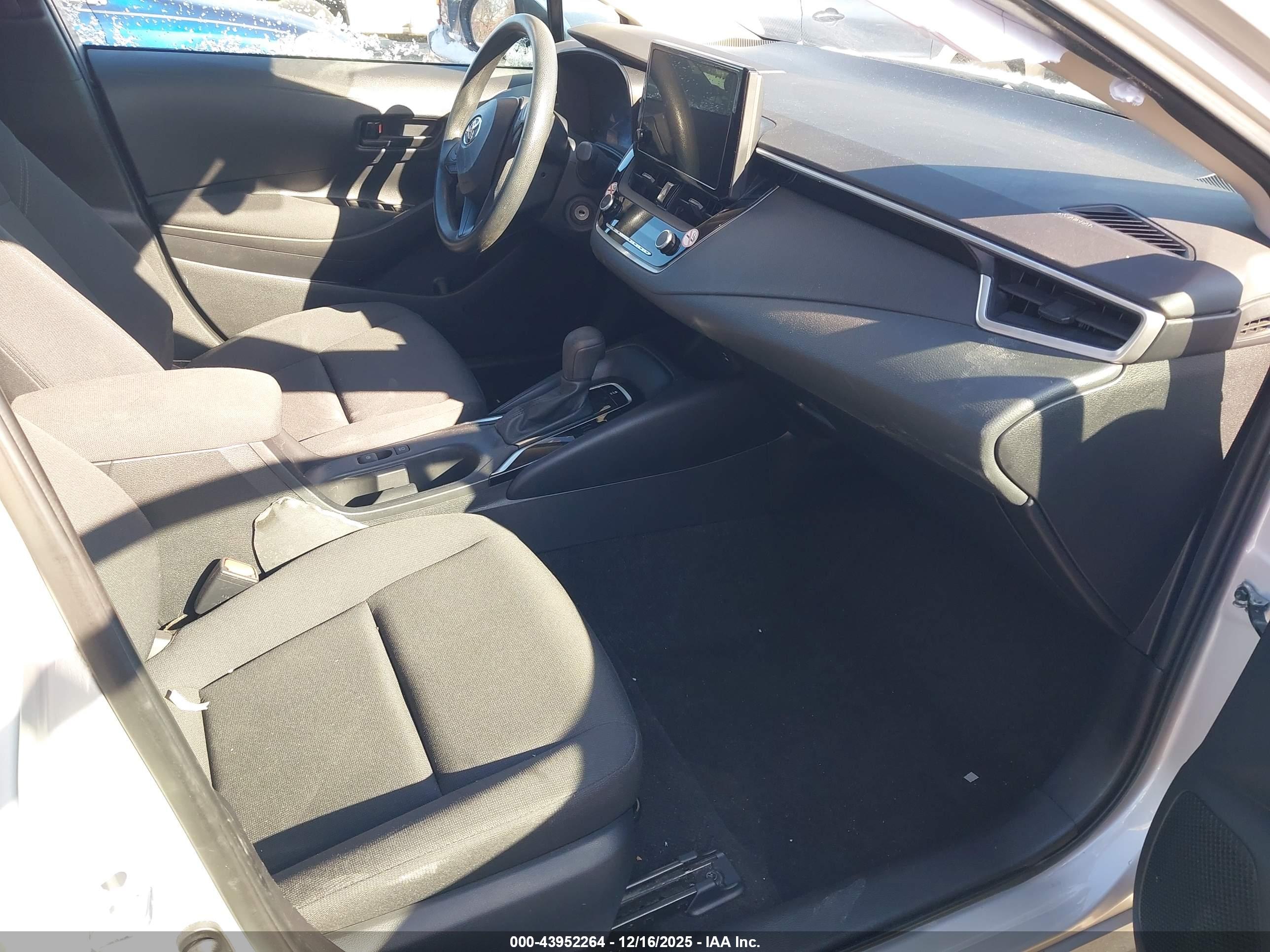 TOYOTA COROLLA image 5
