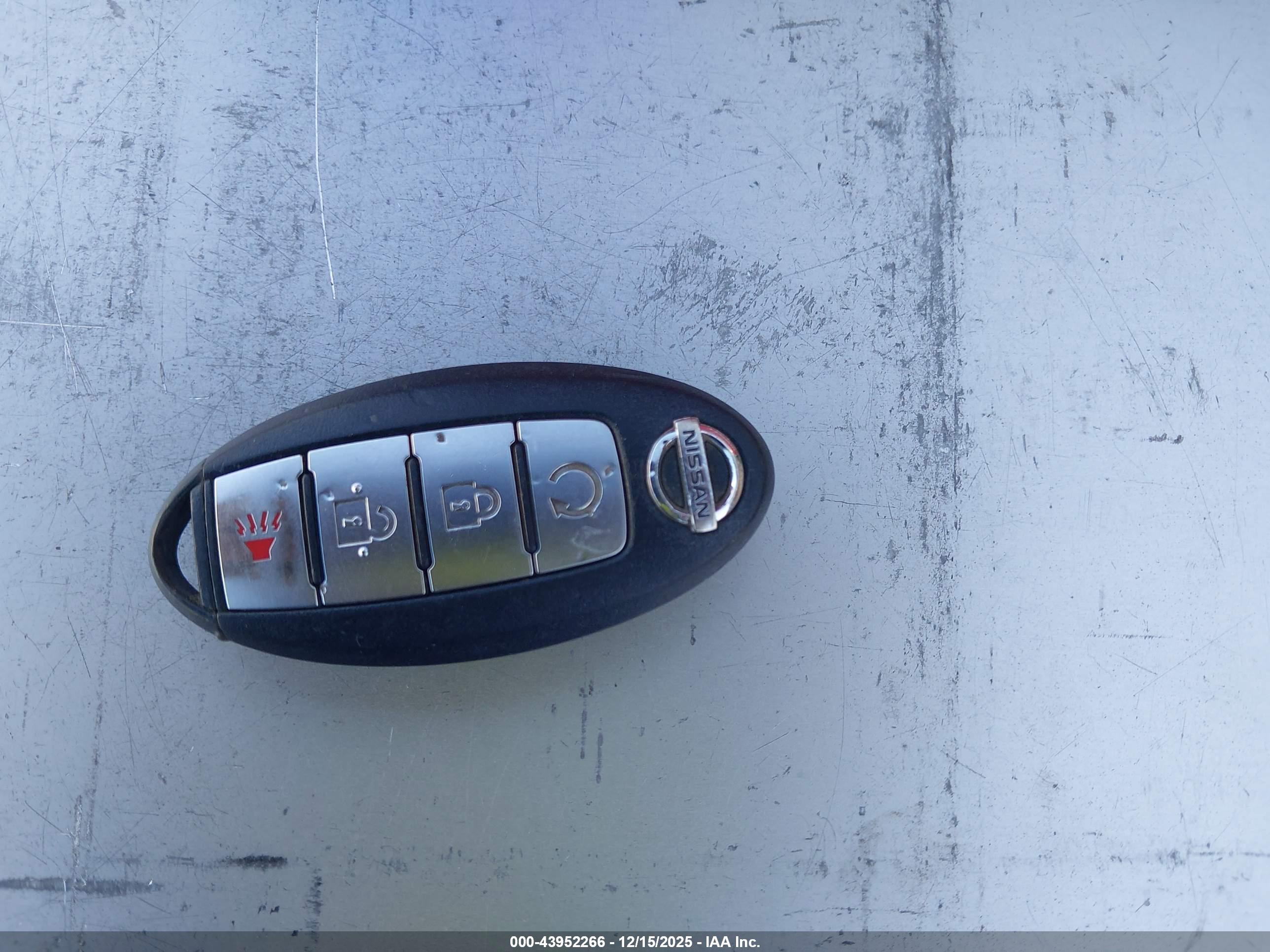 NISSAN ROGUE image 11