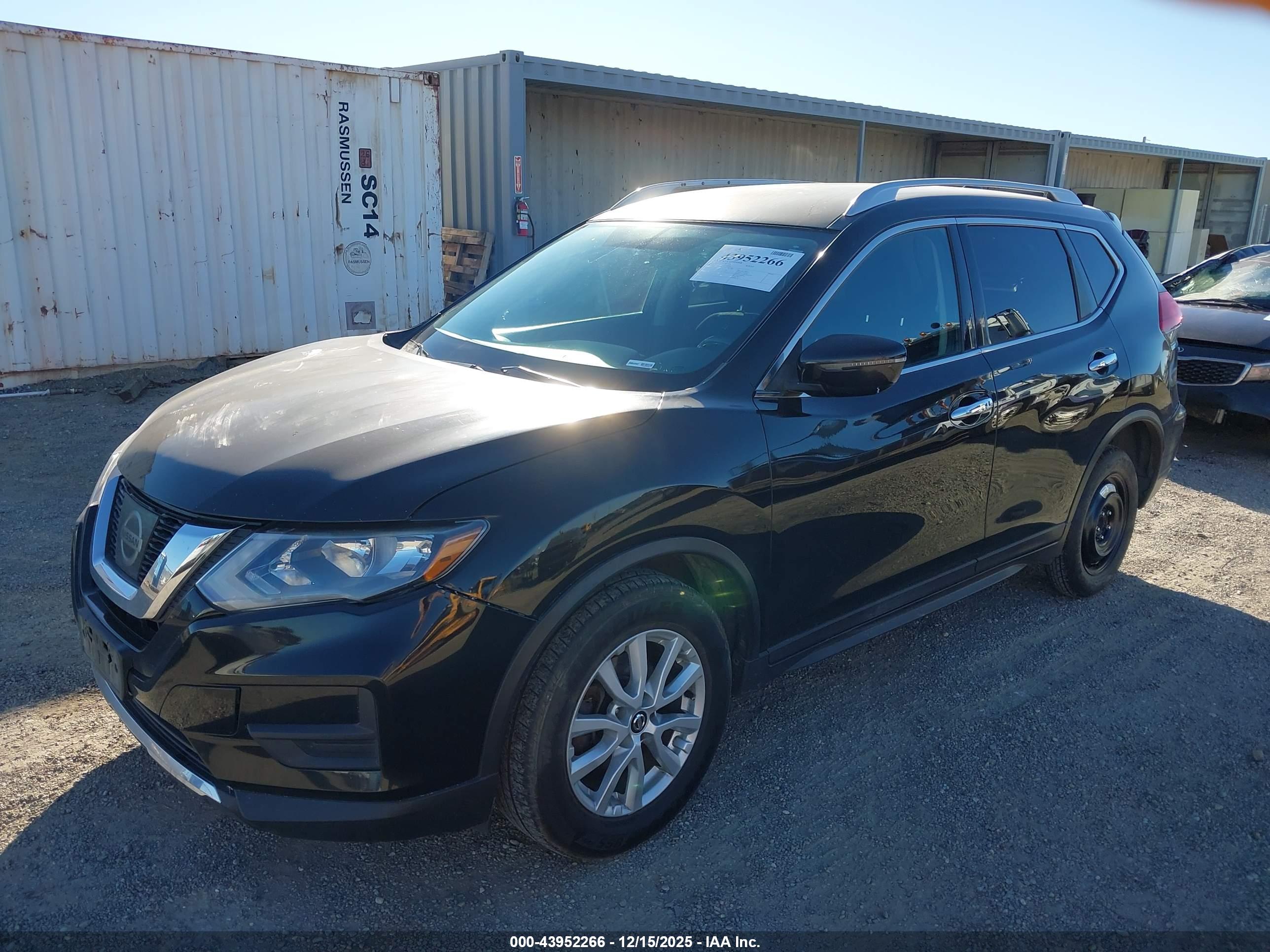 NISSAN ROGUE image 2