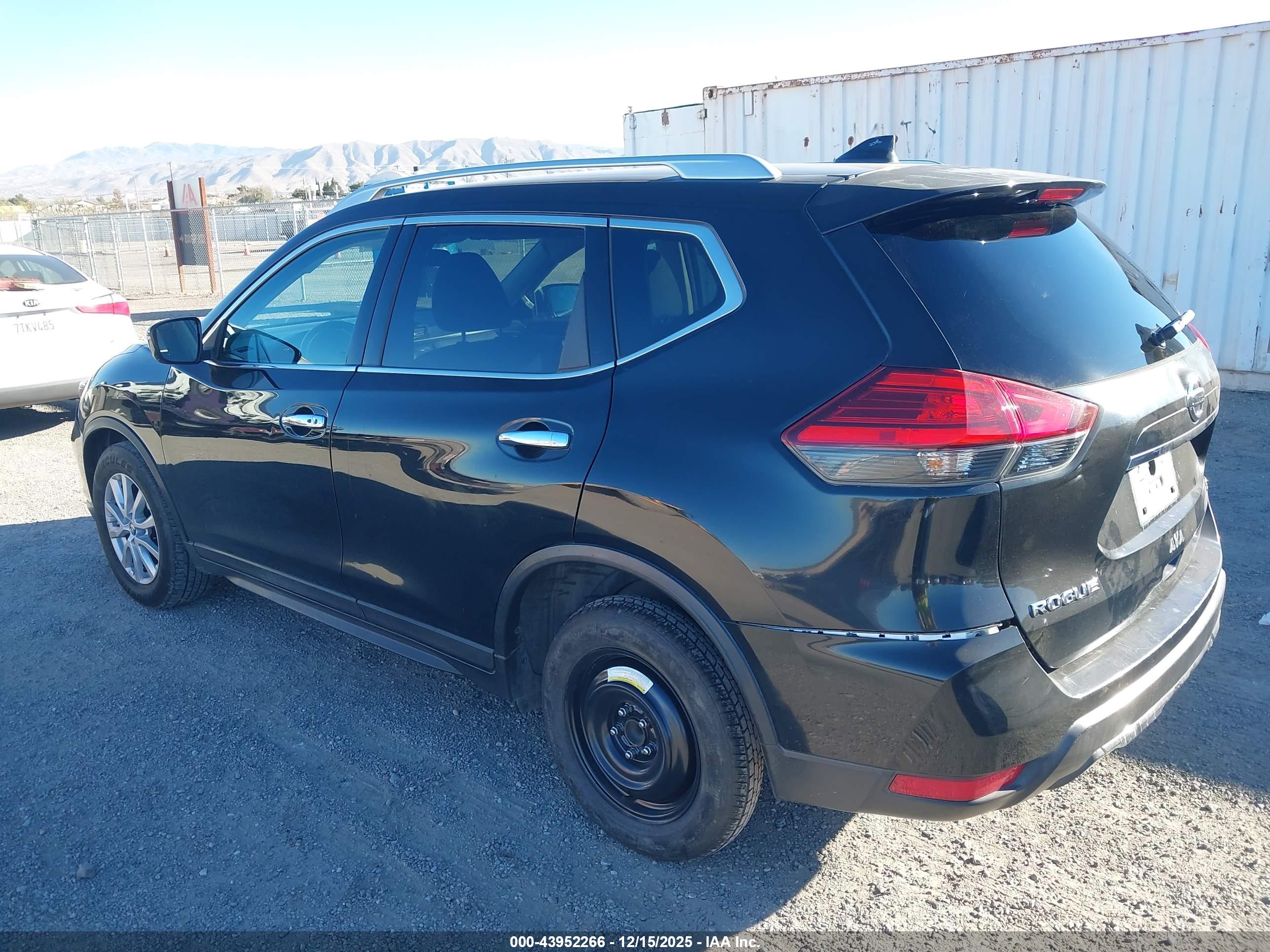 NISSAN ROGUE image 3
