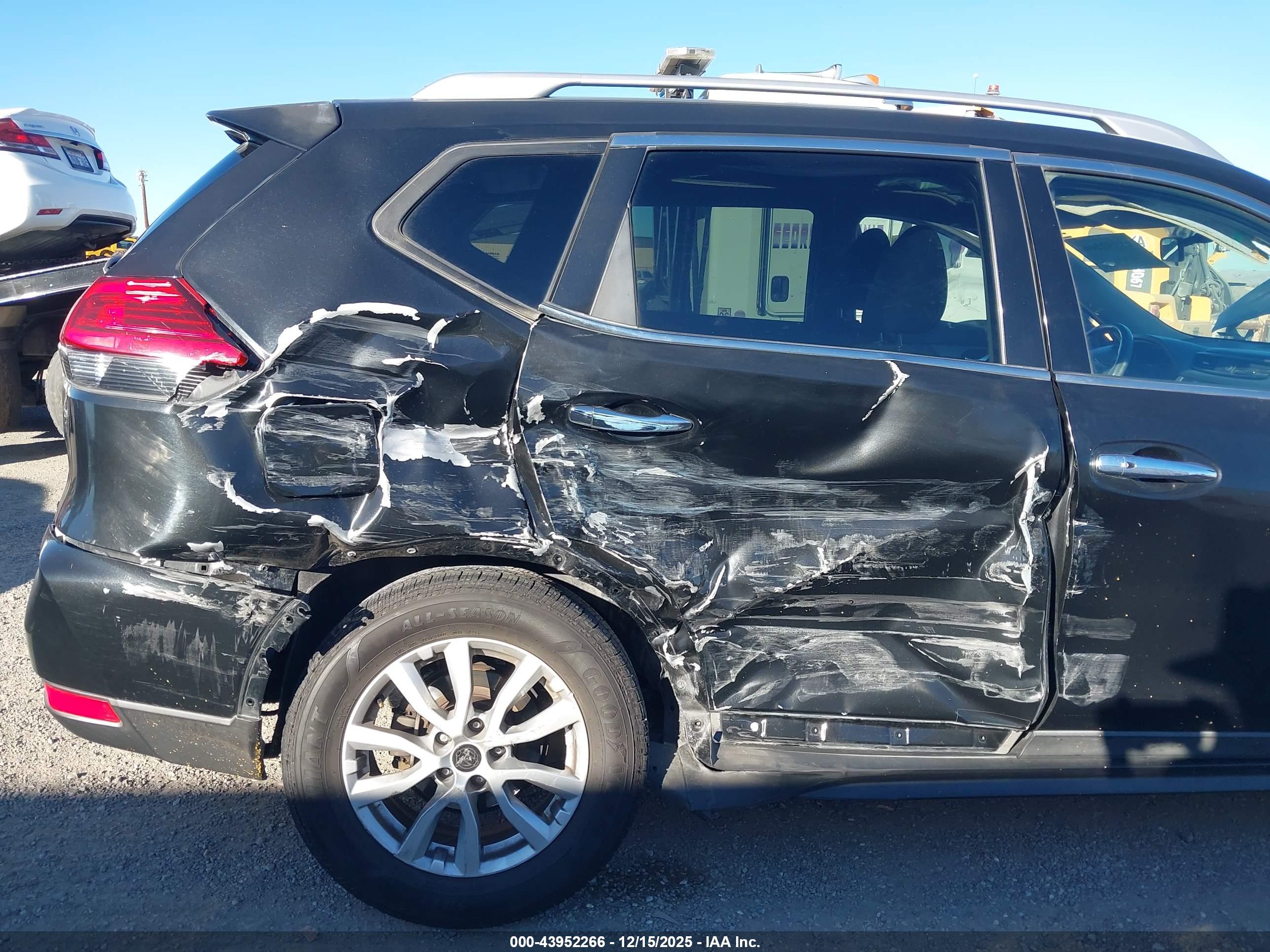 NISSAN ROGUE image 6