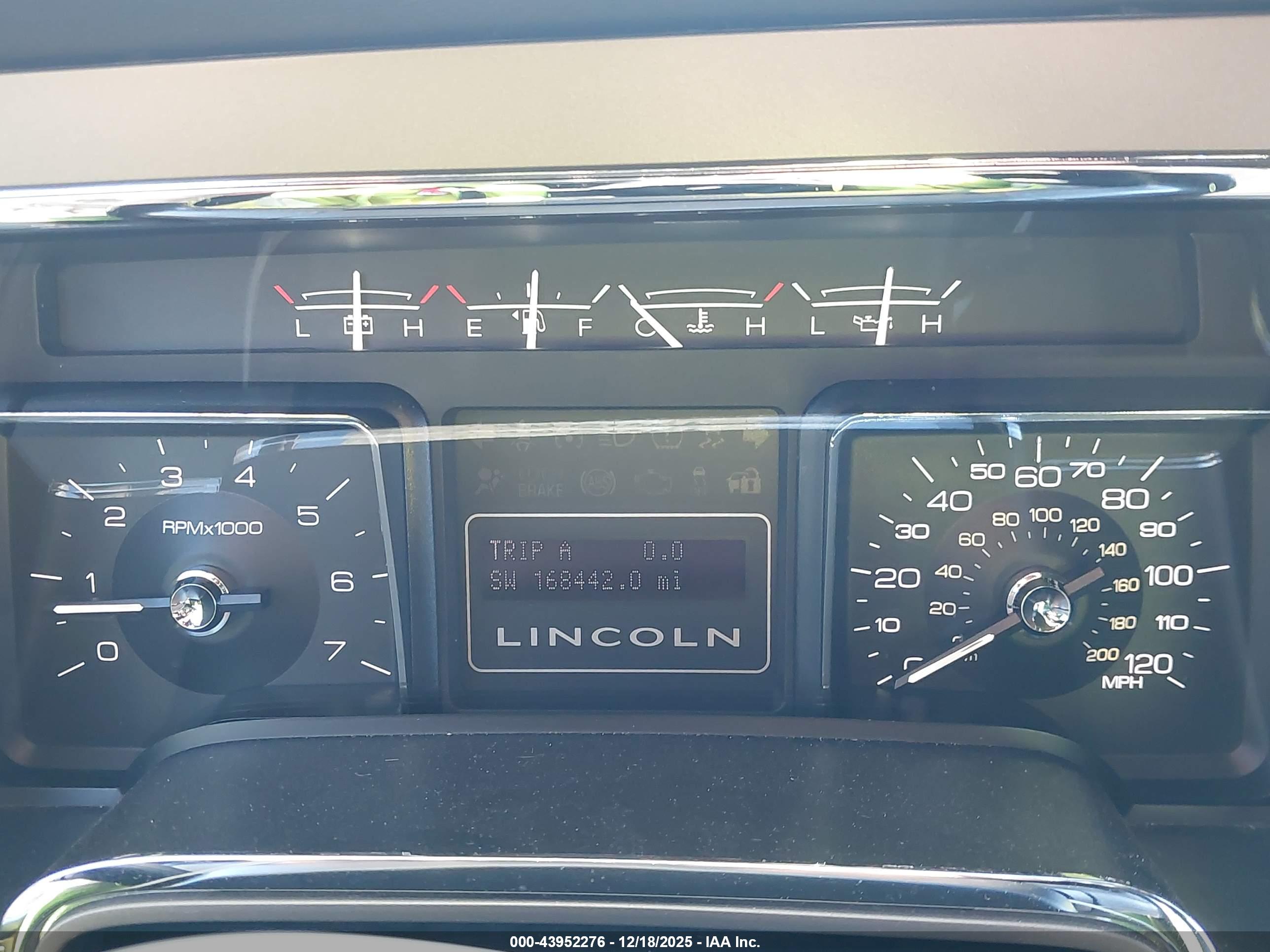 LINCOLN NAVIGATOR image 7