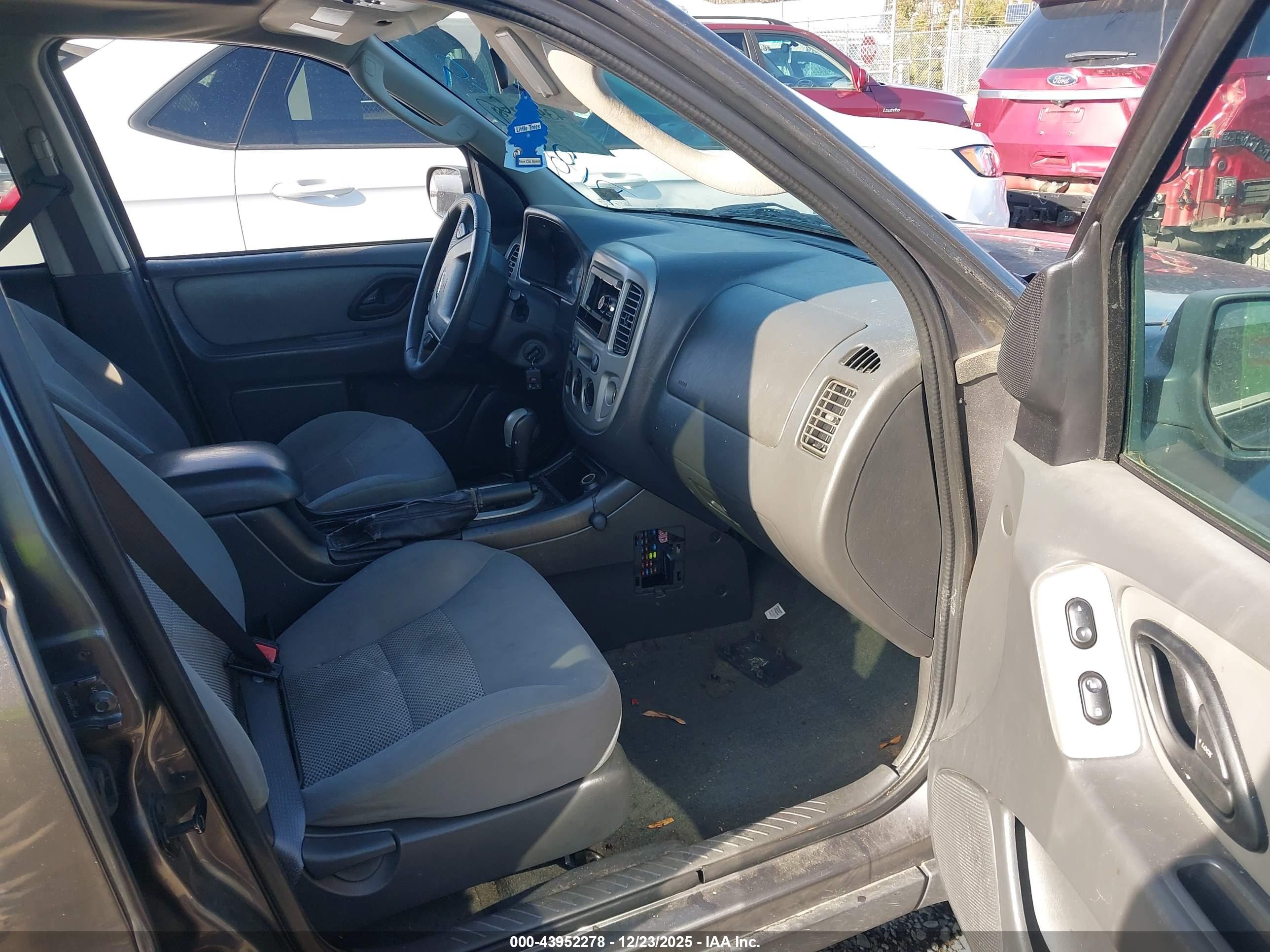 FORD ESCAPE image 5