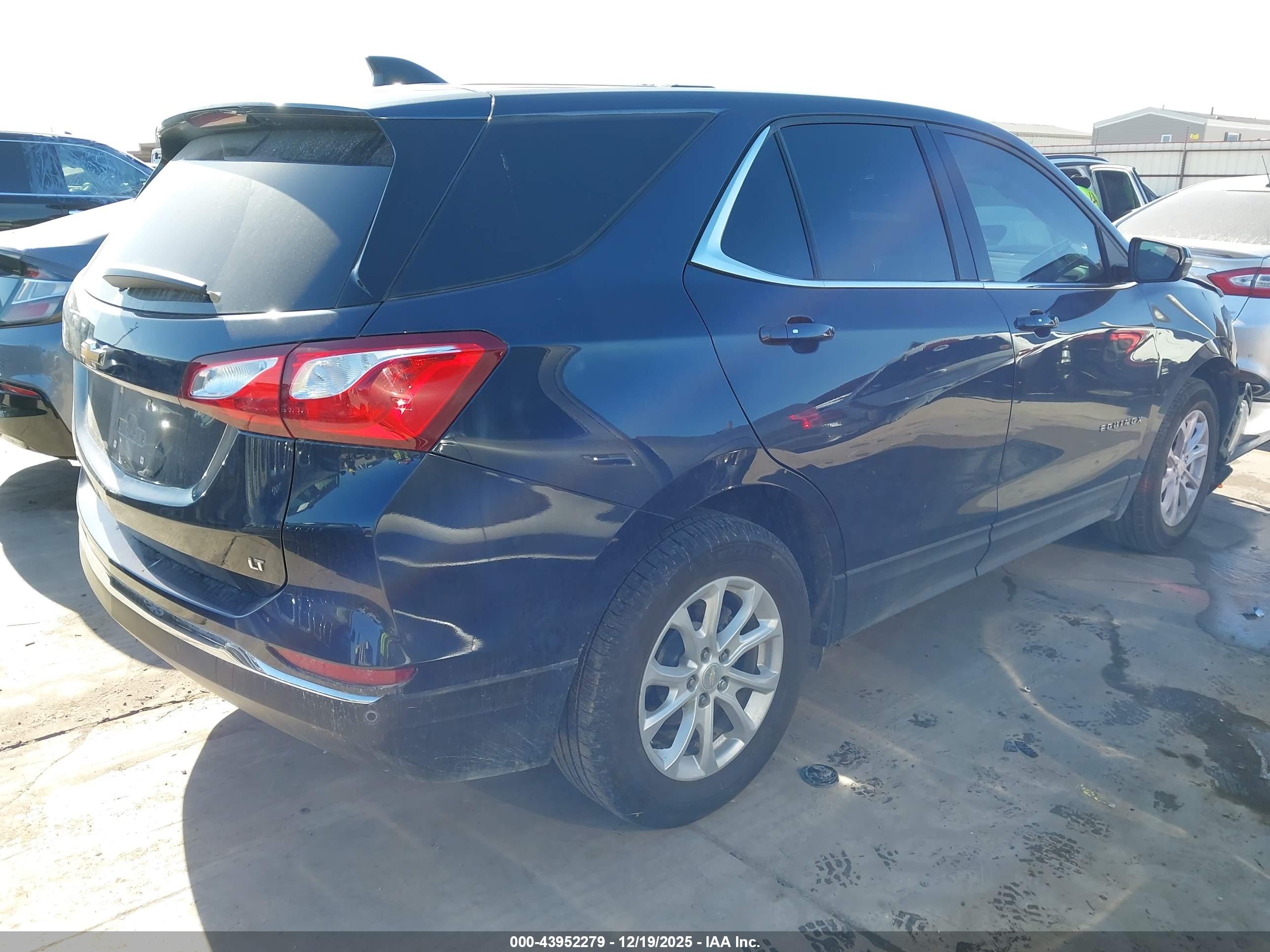 CHEVROLET EQUINOX image 4