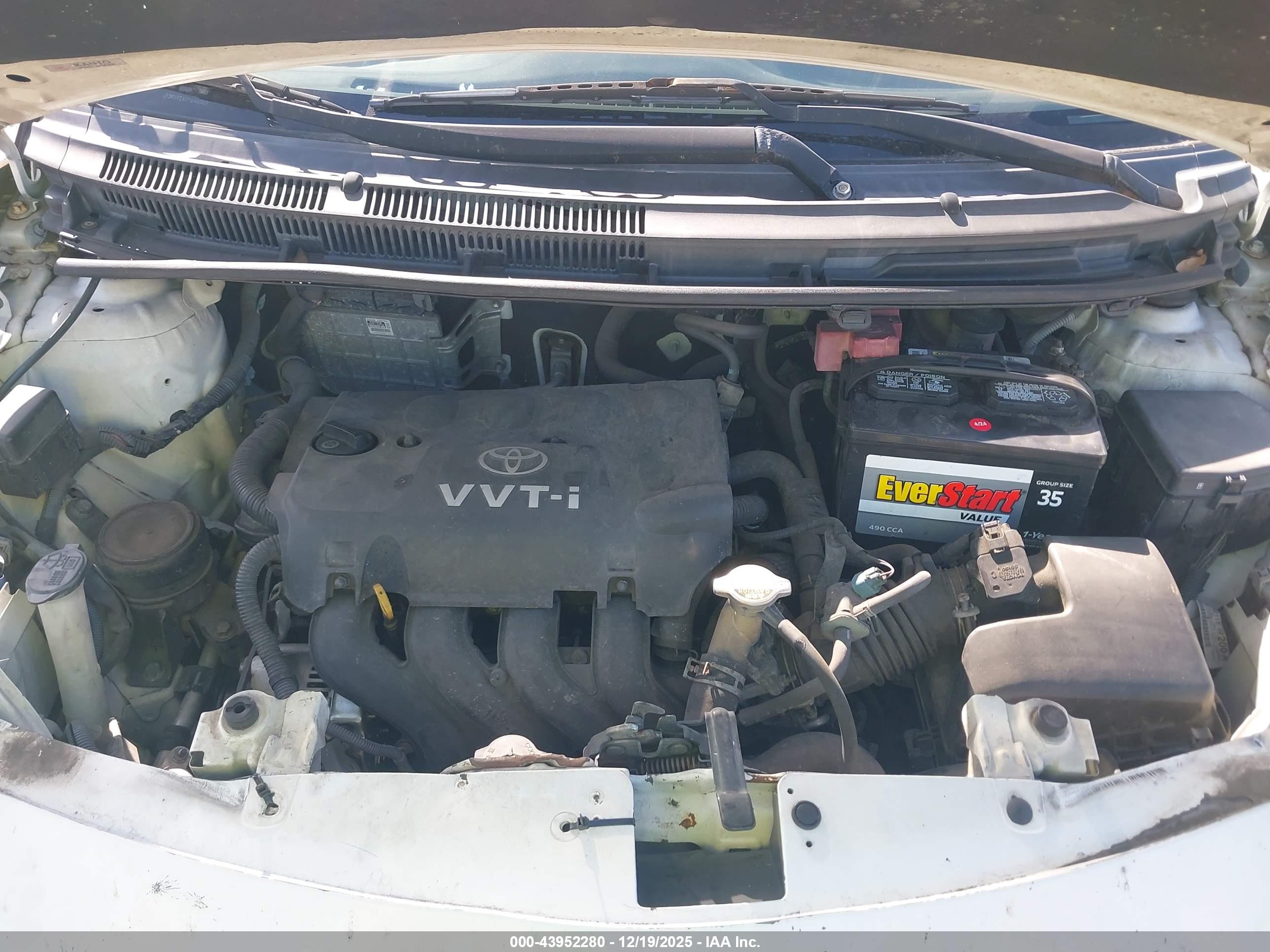 TOYOTA YARIS image 10