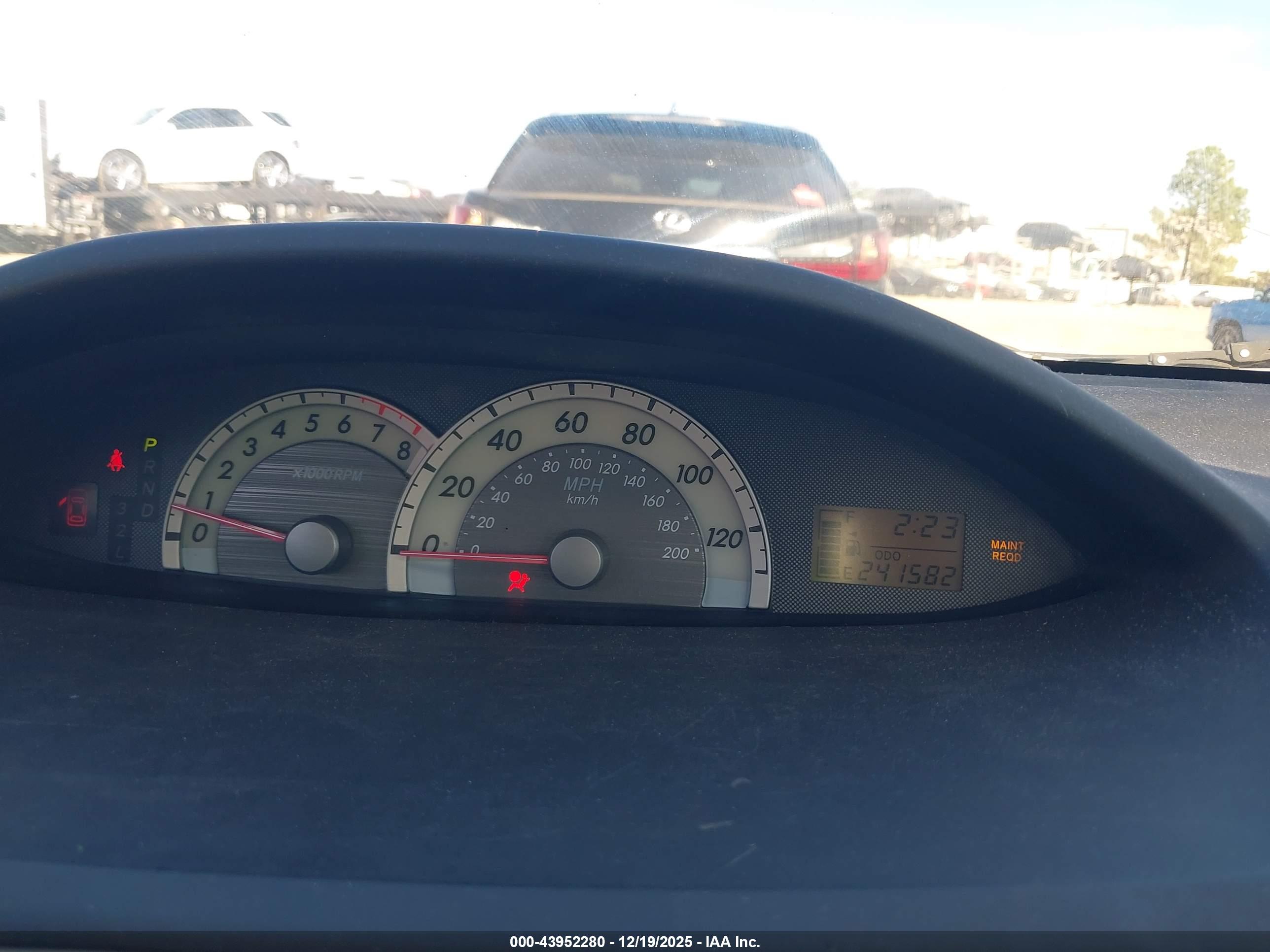 TOYOTA YARIS image 7