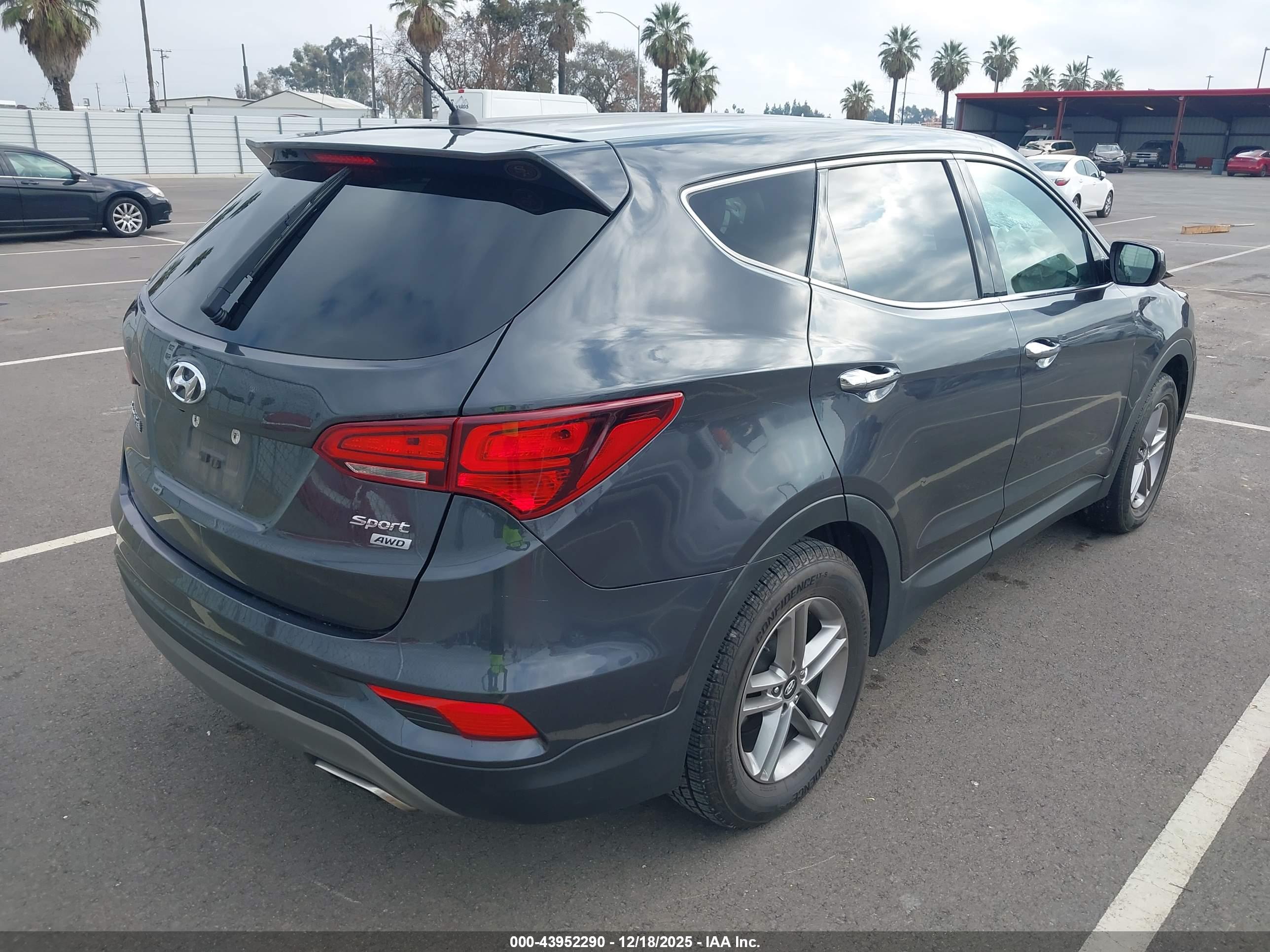 HYUNDAI SANTA image 4