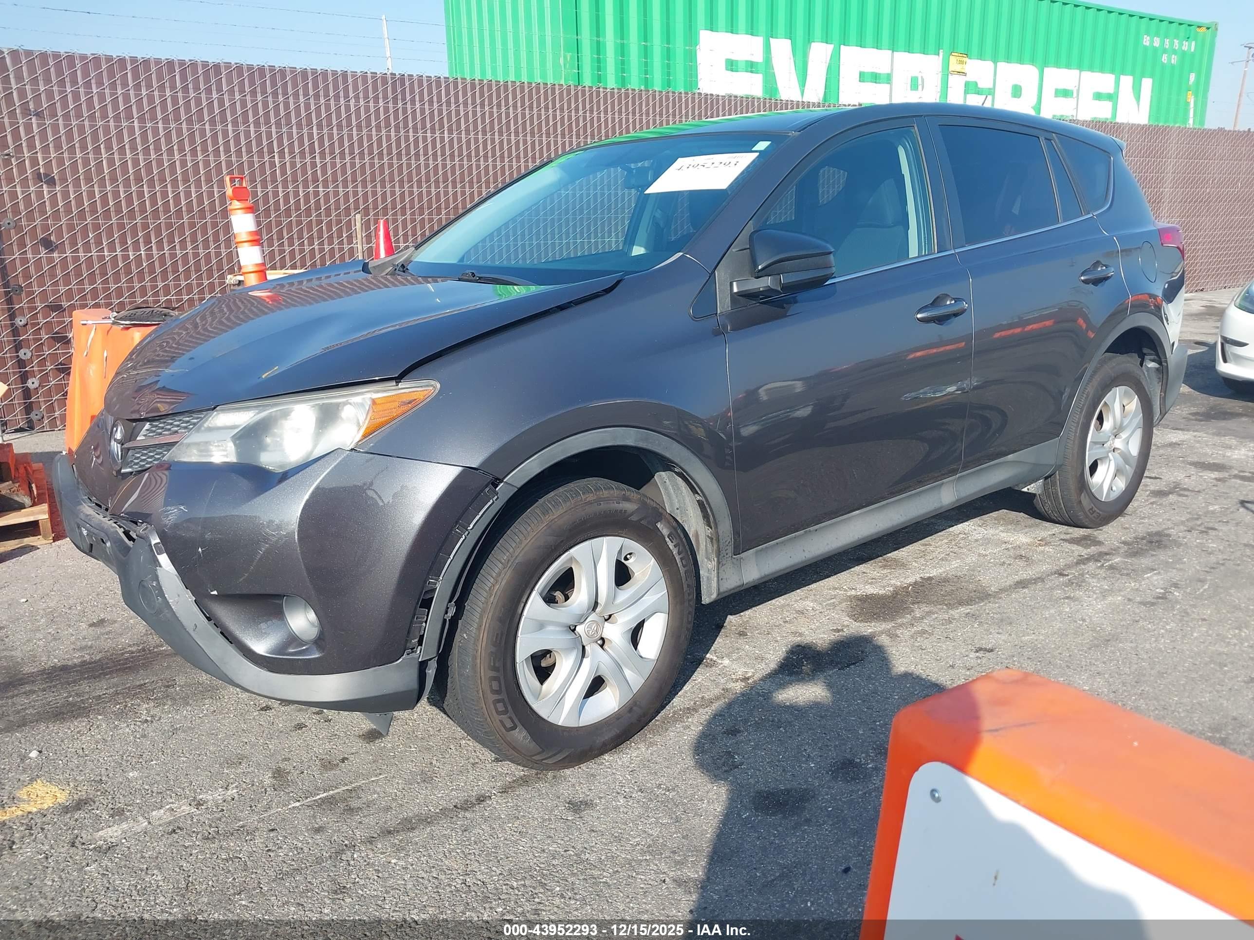 TOYOTA RAV4 image 2