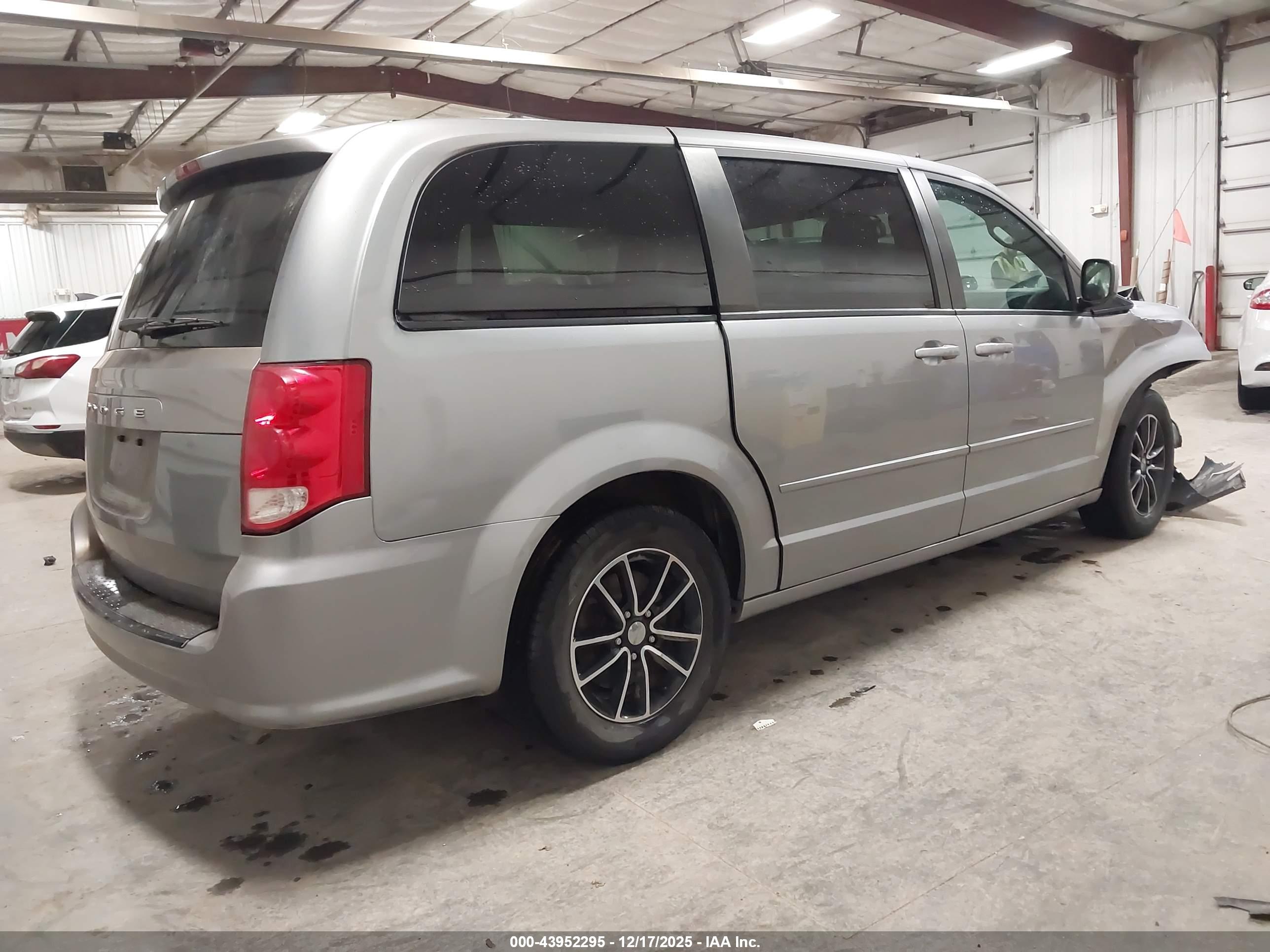 DODGE GRAND image 4