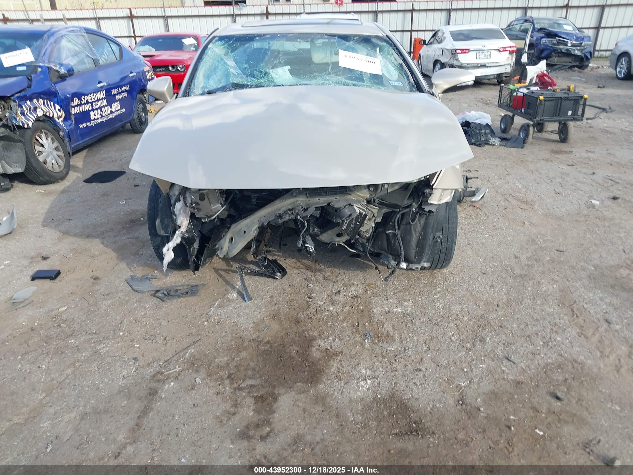 LEXUS ES image 6