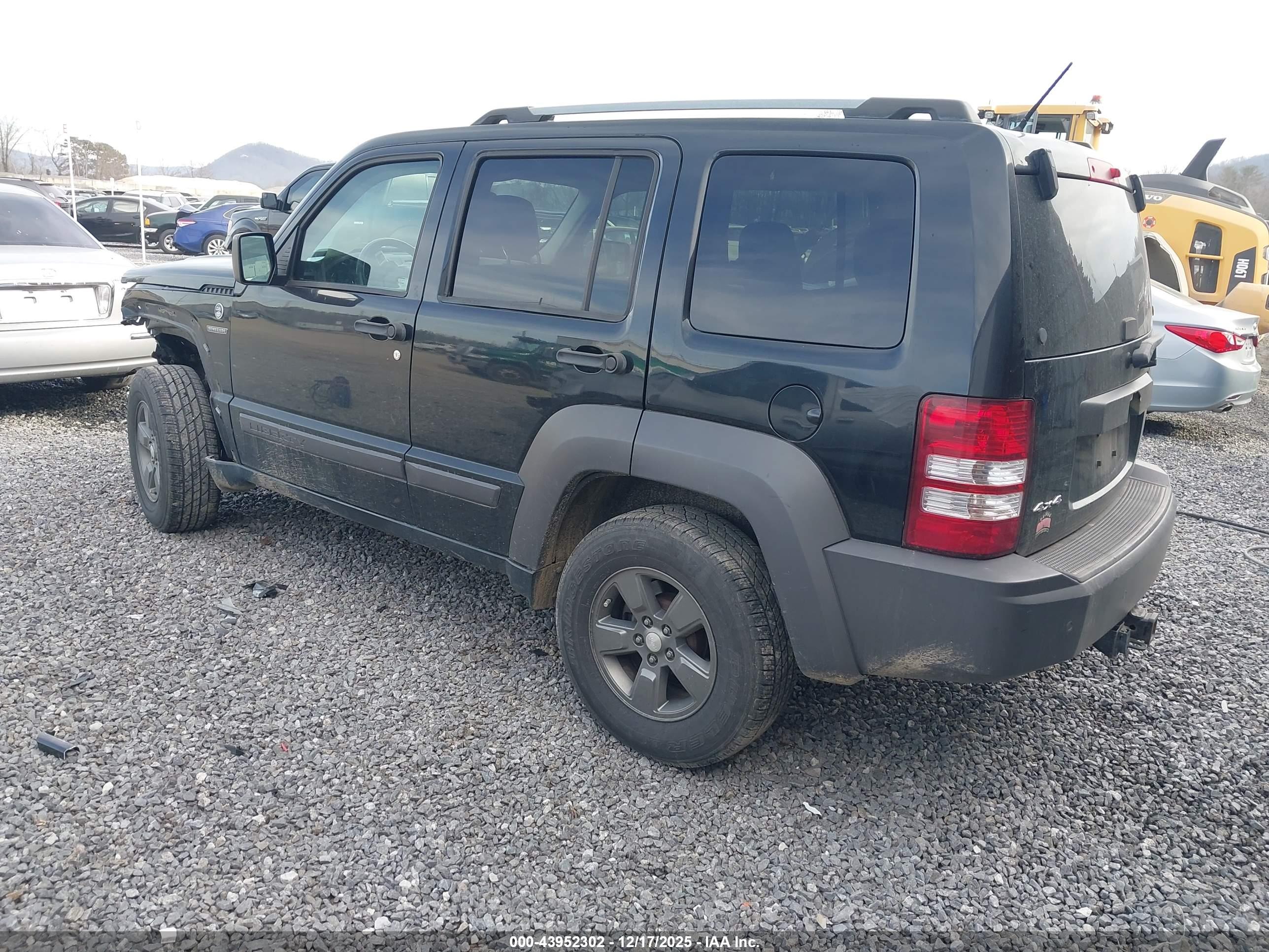 JEEP LIBERTY image 3